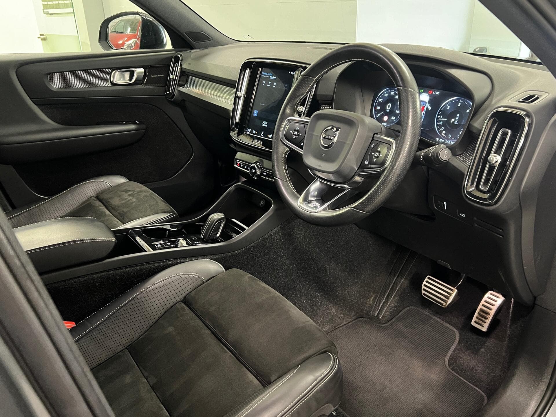 2018 Volvo XC40 - Thumbnail 27