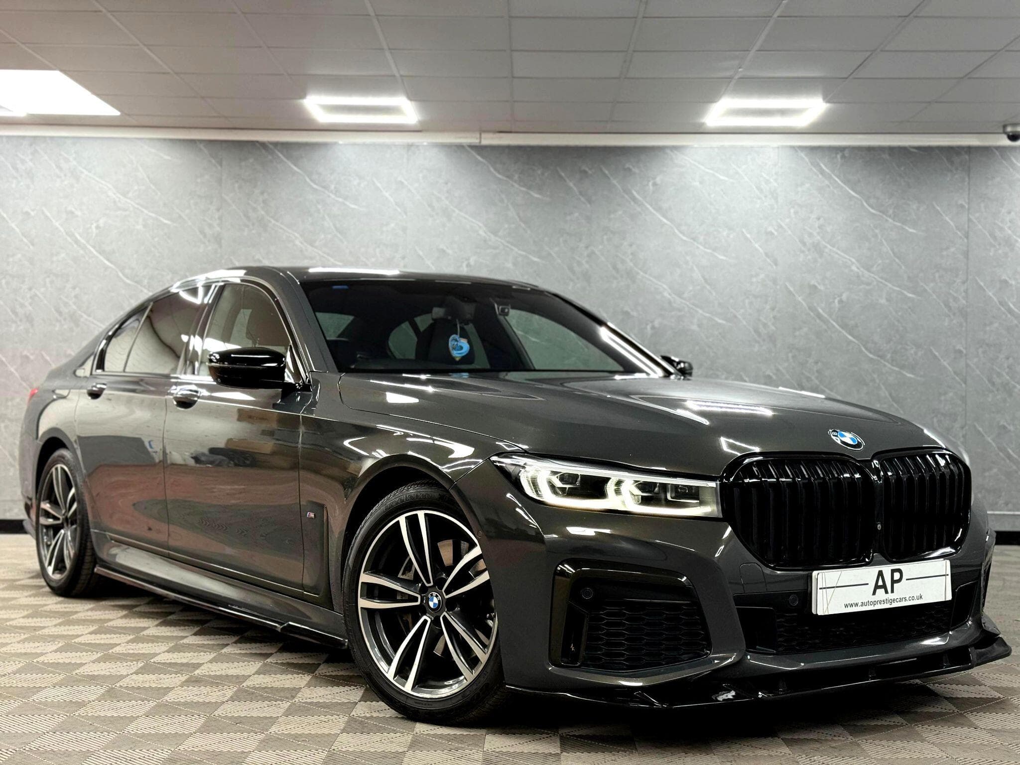 2019 BMW 7 Series - Image 3