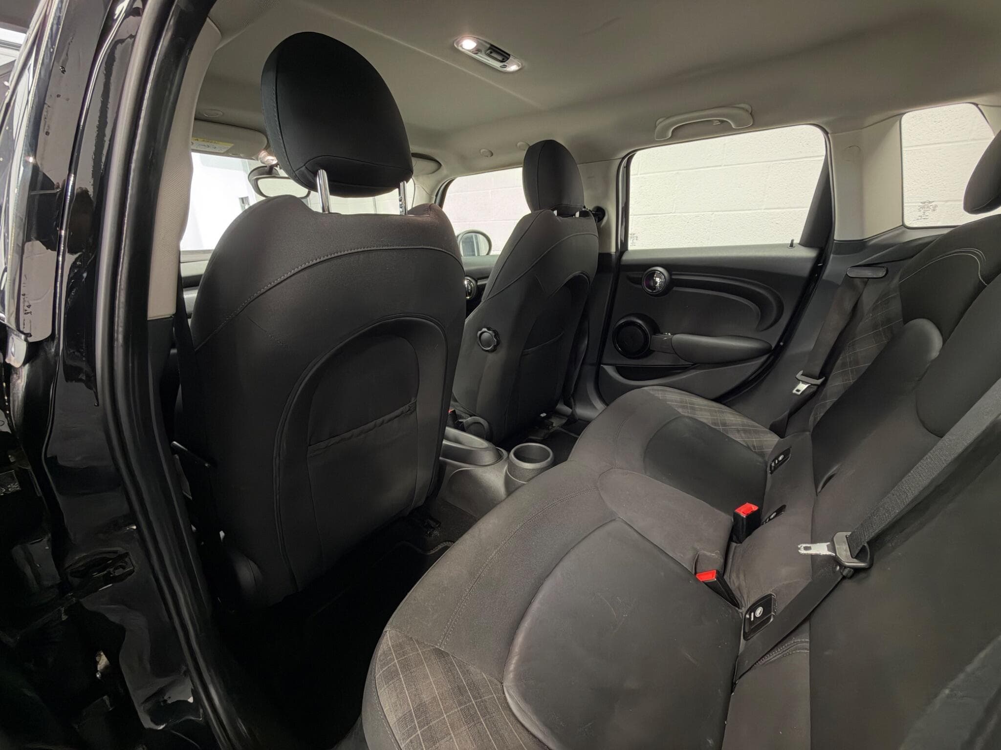 2016 MINI Hatch - Thumbnail 26