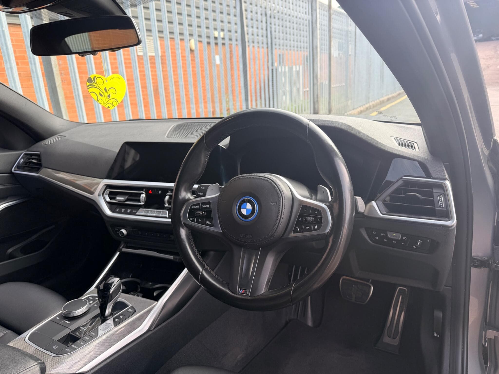 2022 BMW 3 Series - Thumbnail 5