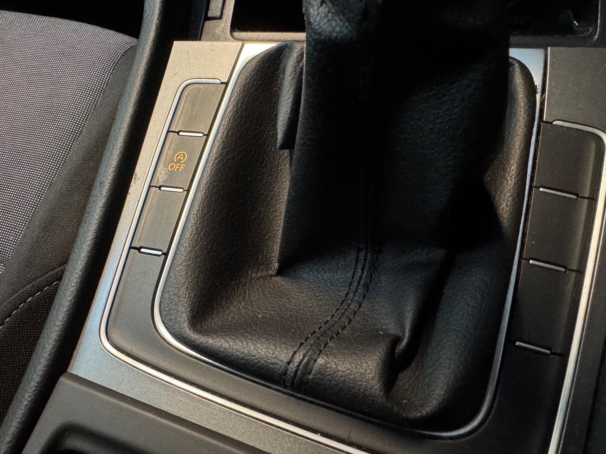 2013 Volkswagen Golf - Thumbnail 16