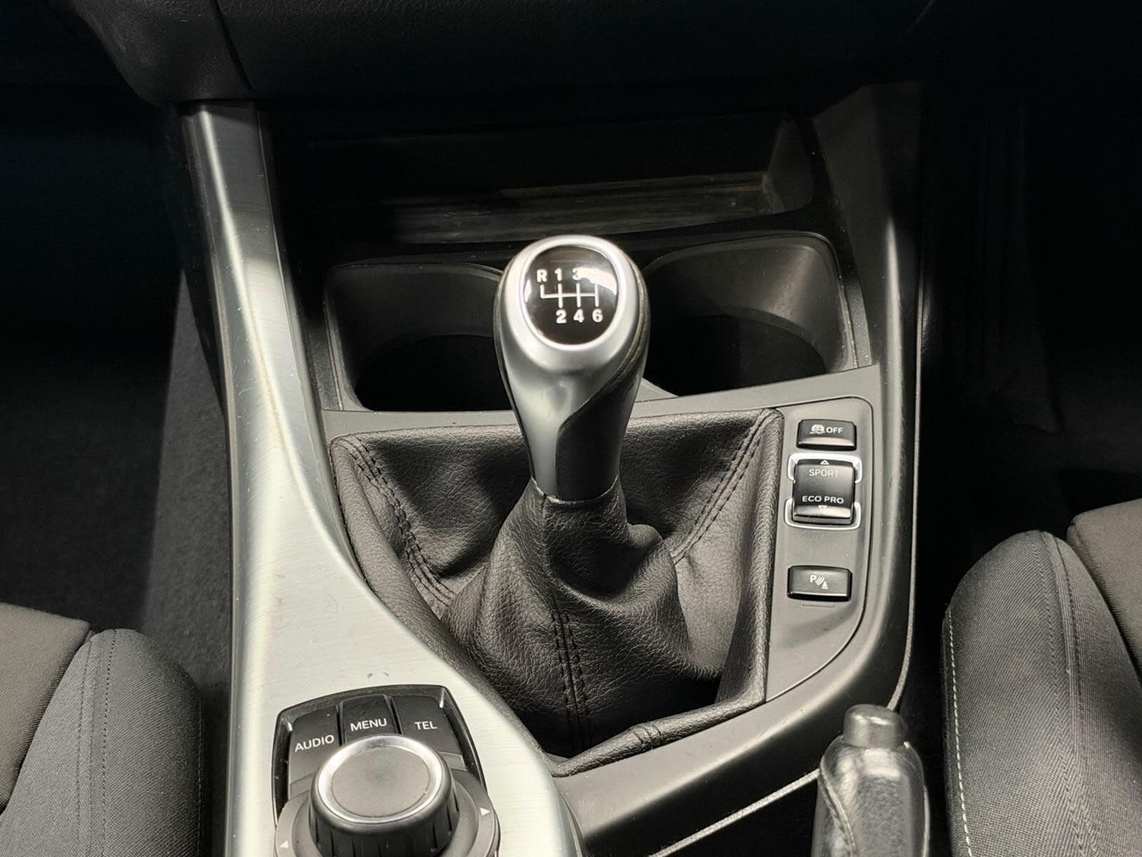 2012 BMW 1 Series - Thumbnail 16