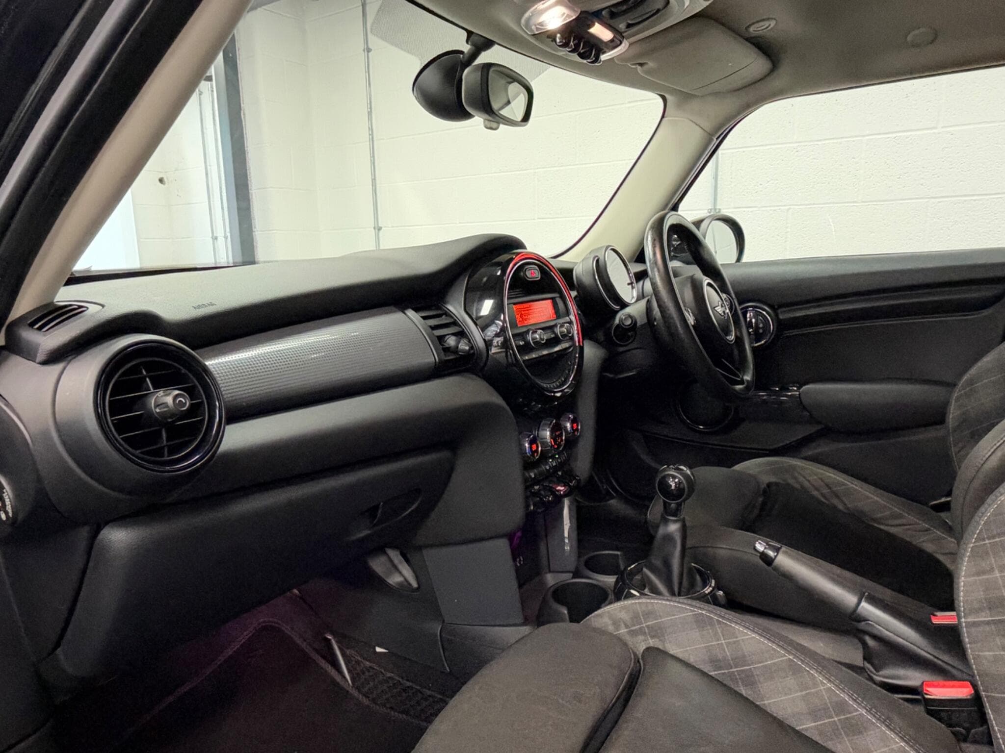 2016 MINI Hatch - Thumbnail 15