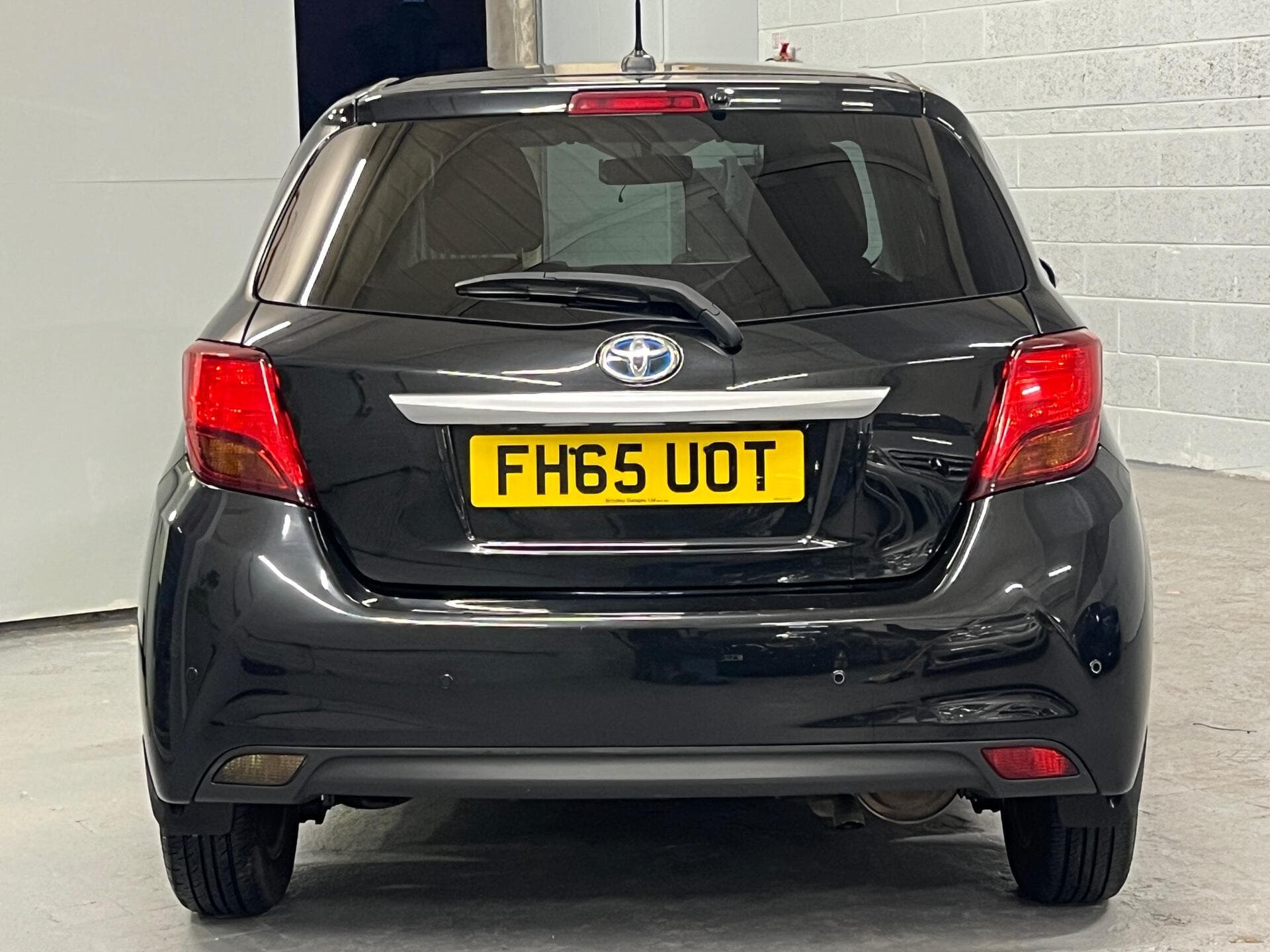 2016 Toyota Yaris - Thumbnail 12