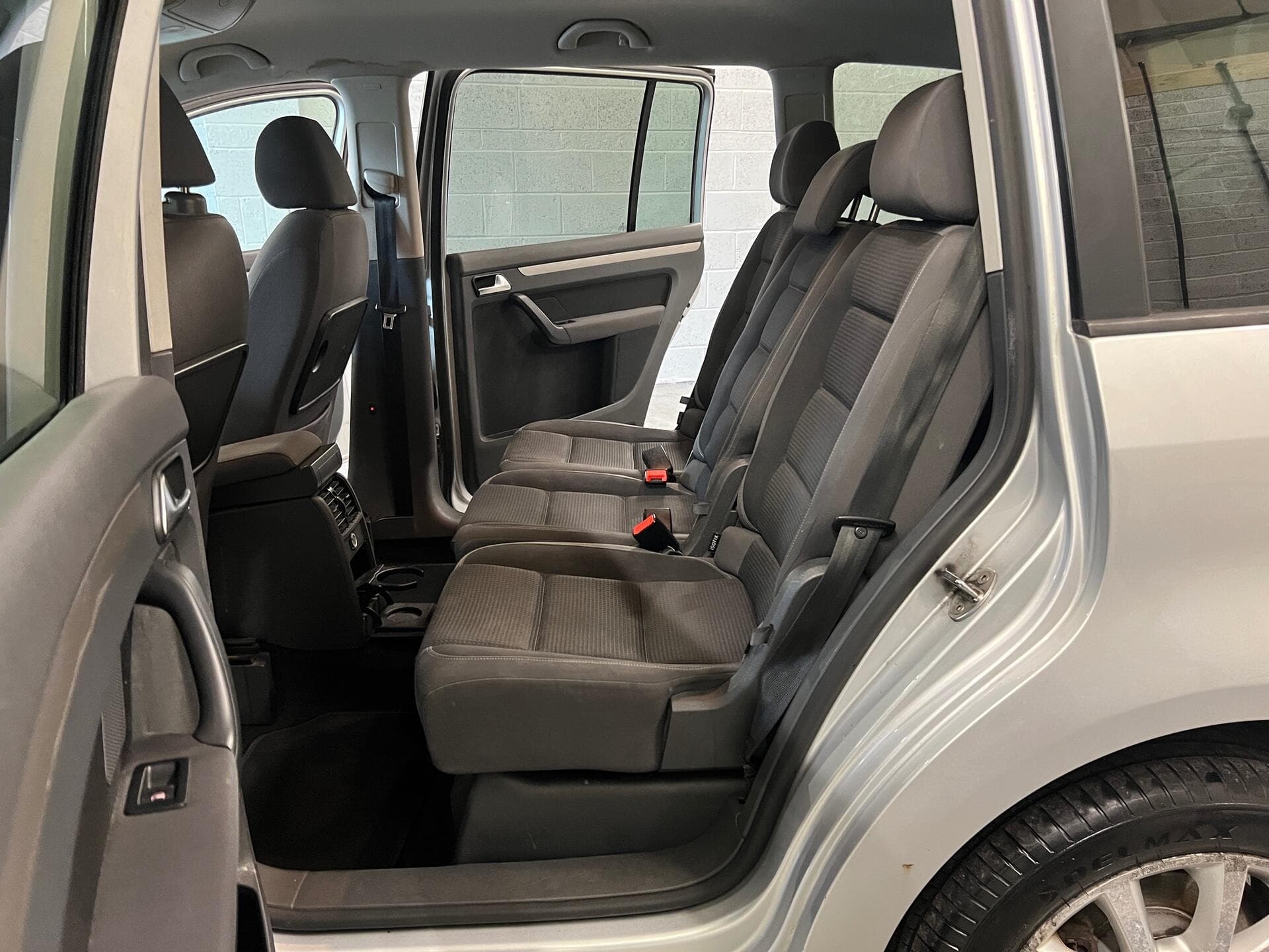 2010 Volkswagen Touran - Thumbnail 32