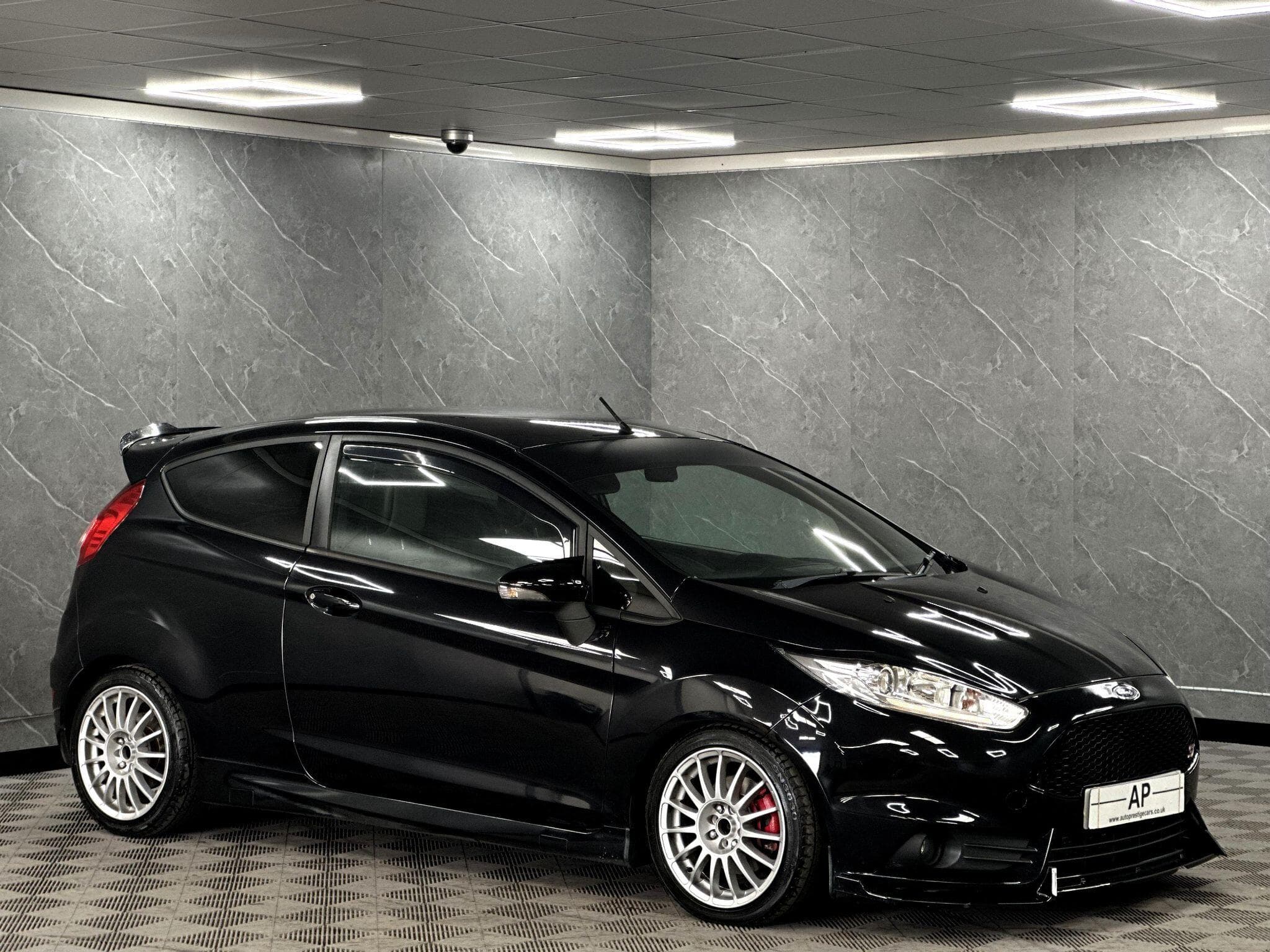 2013 Ford Fiesta - Thumbnail 4