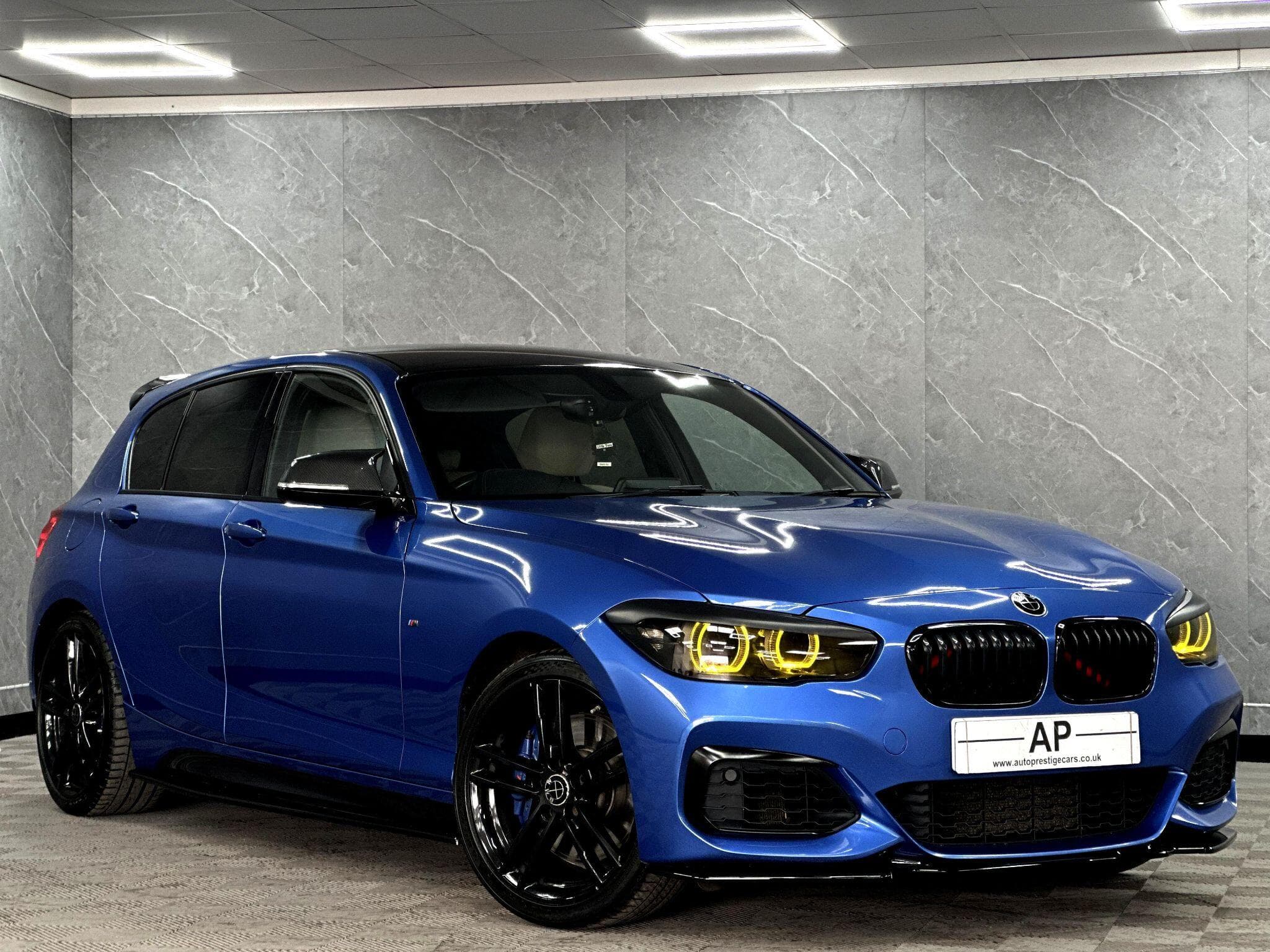 2017 BMW 1 Series - Thumbnail 19