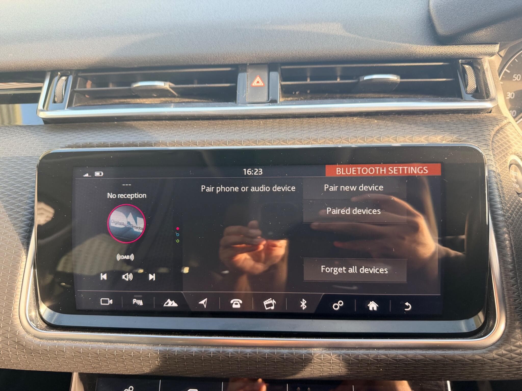 2018 Land Rover Range Rover Velar - Thumbnail 28