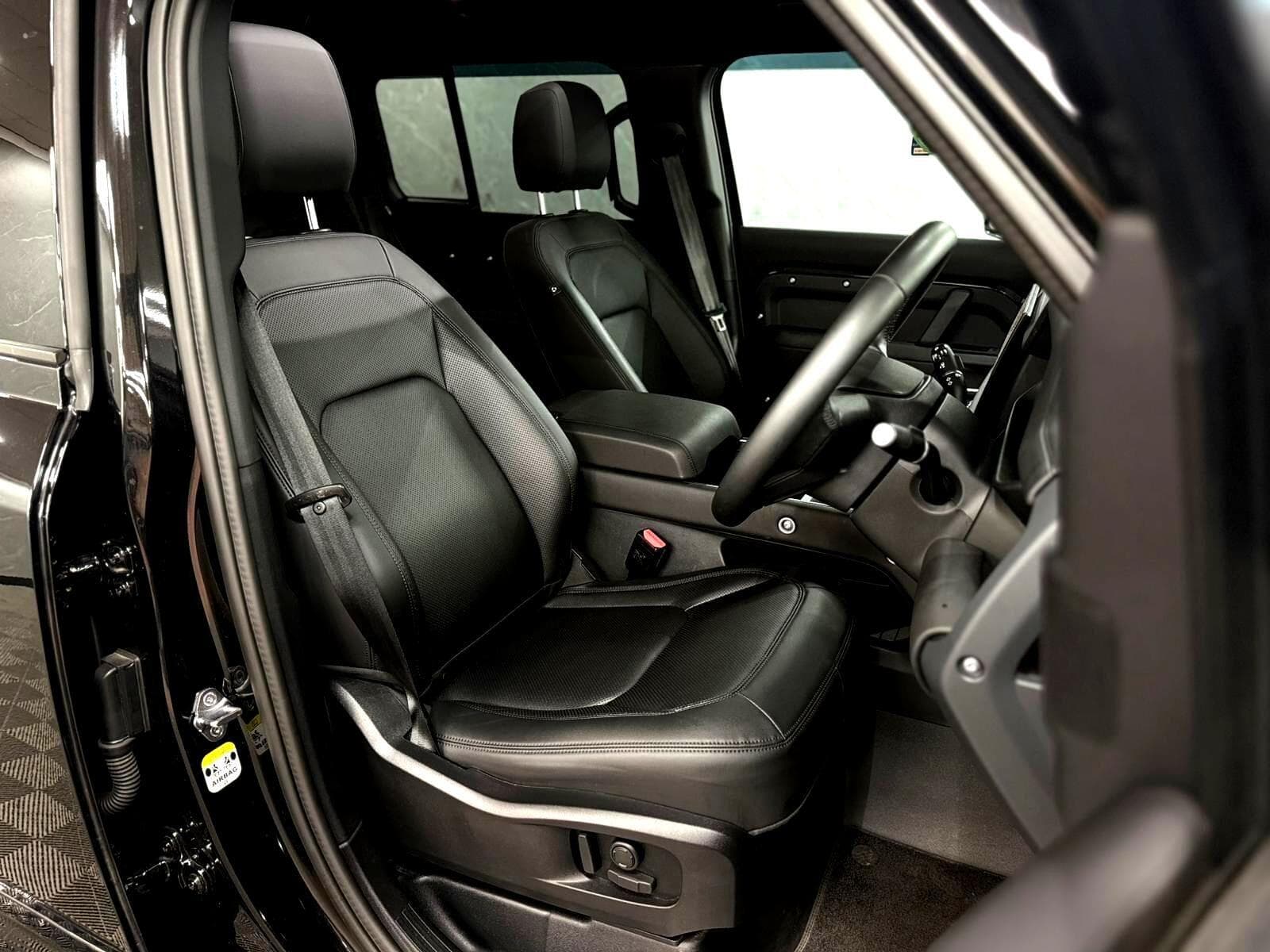 2025 Land Rover Defender 110 - Thumbnail 61