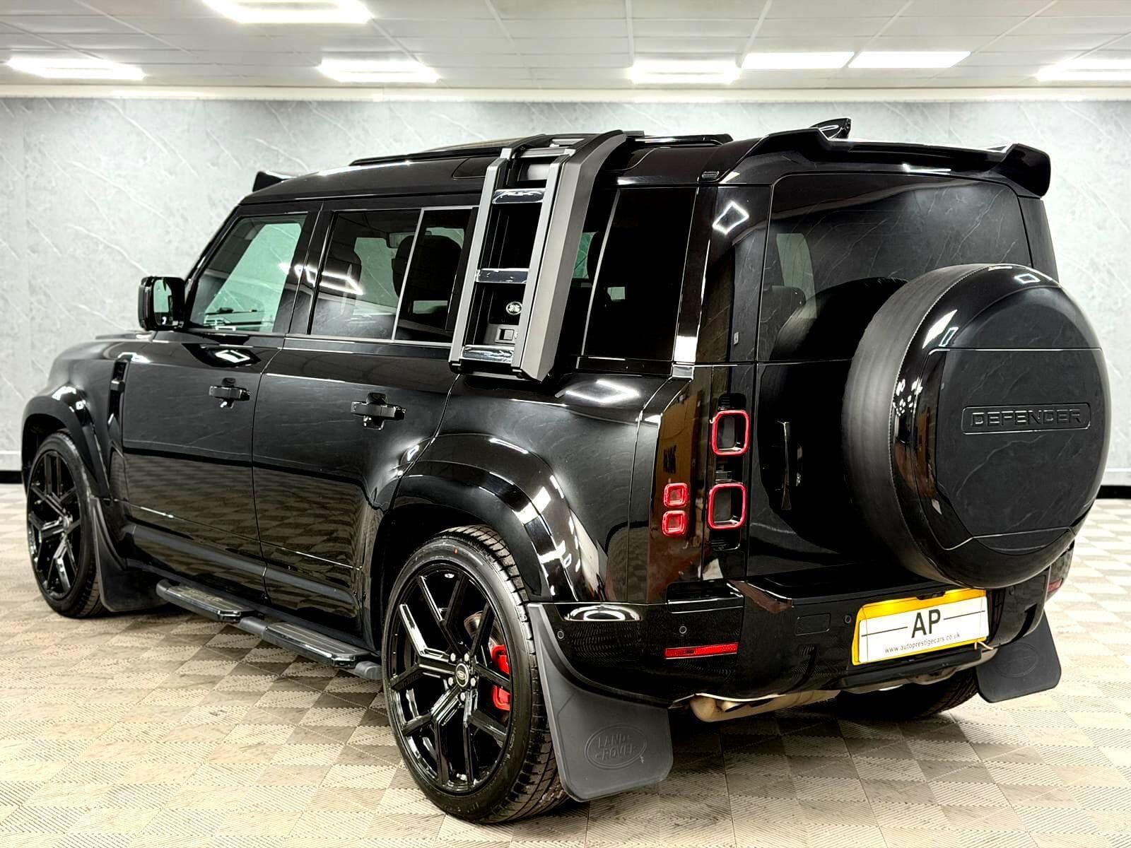 2024 Land Rover Defender 110 - Thumbnail 19