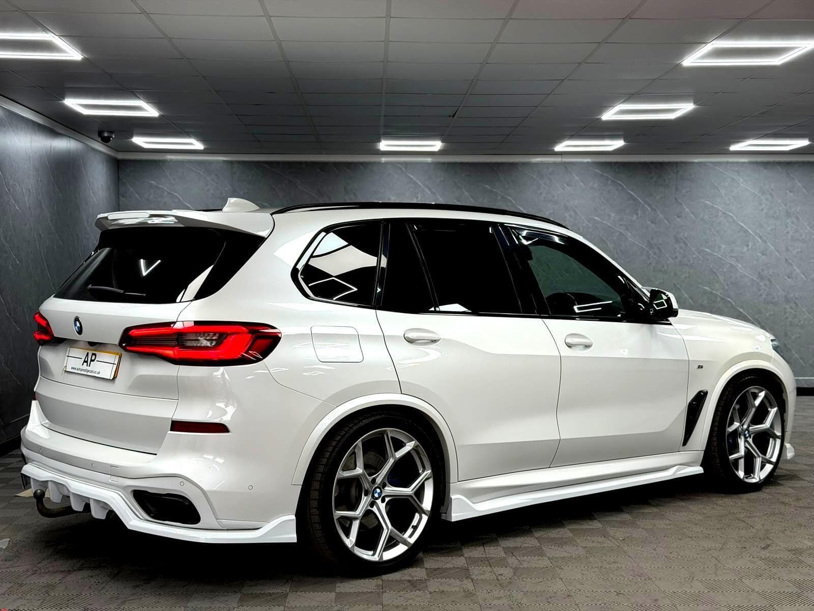 2019 BMW X5 - Thumbnail 30