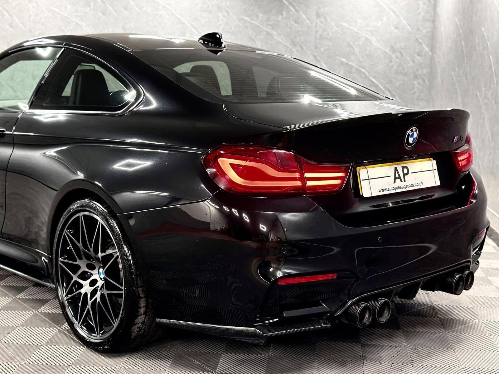 2017 BMW M4 - Thumbnail 18