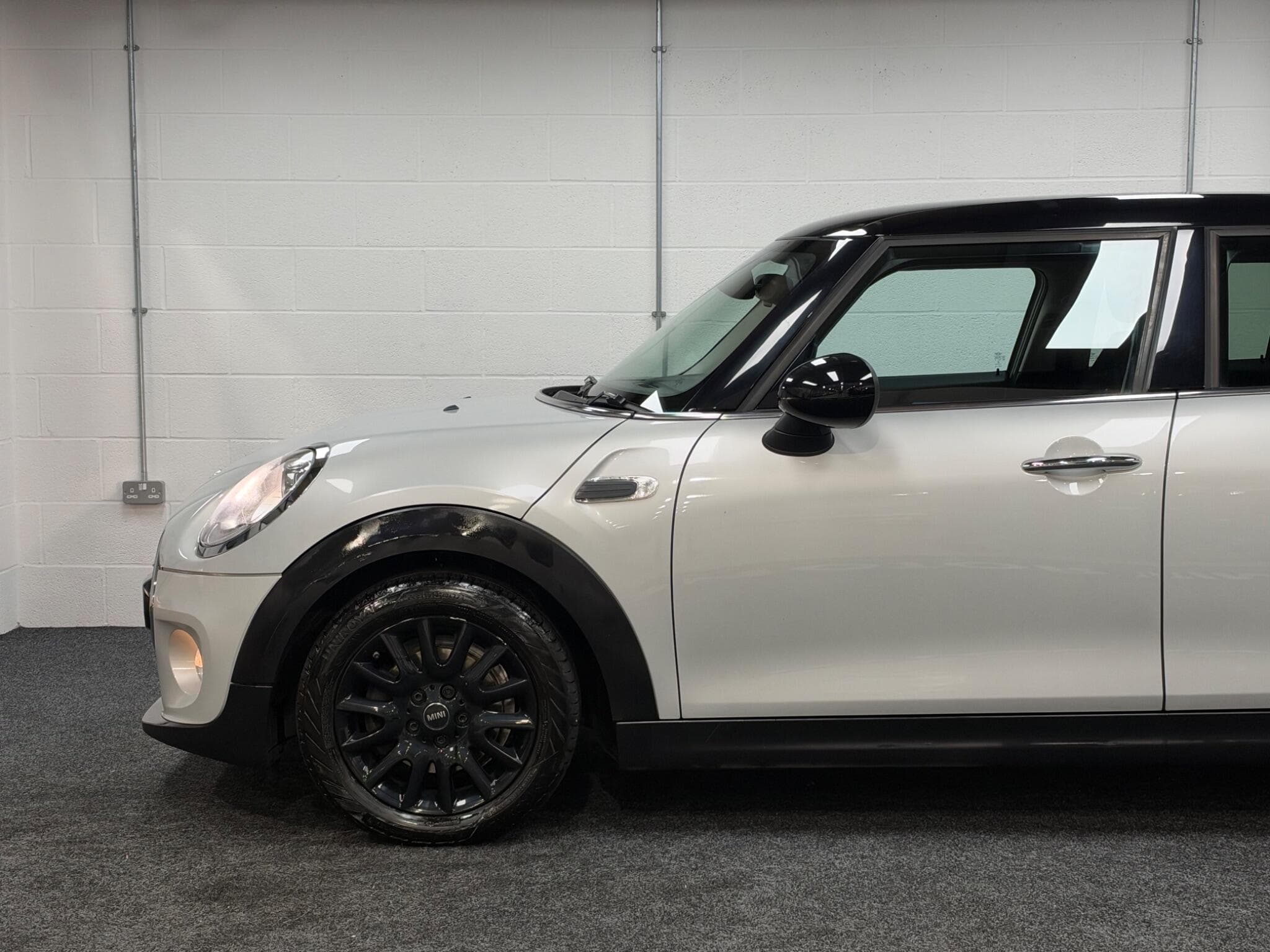 2015 MINI Hatch - Thumbnail 5
