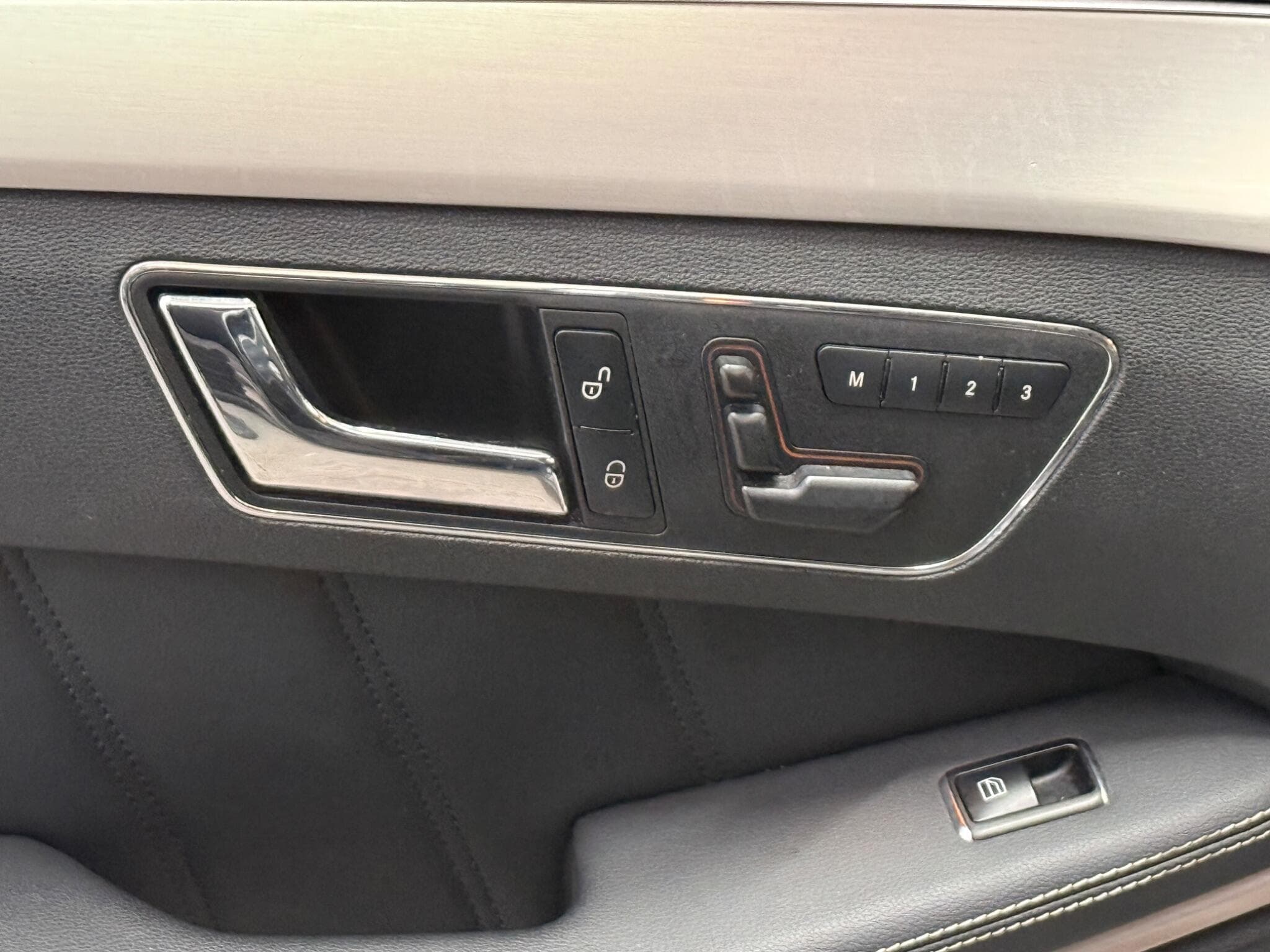 2010 Mercedes-Benz E Class - Thumbnail 30