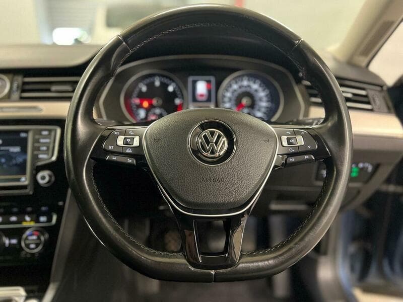 2015 Volkswagen Passat - Thumbnail 27