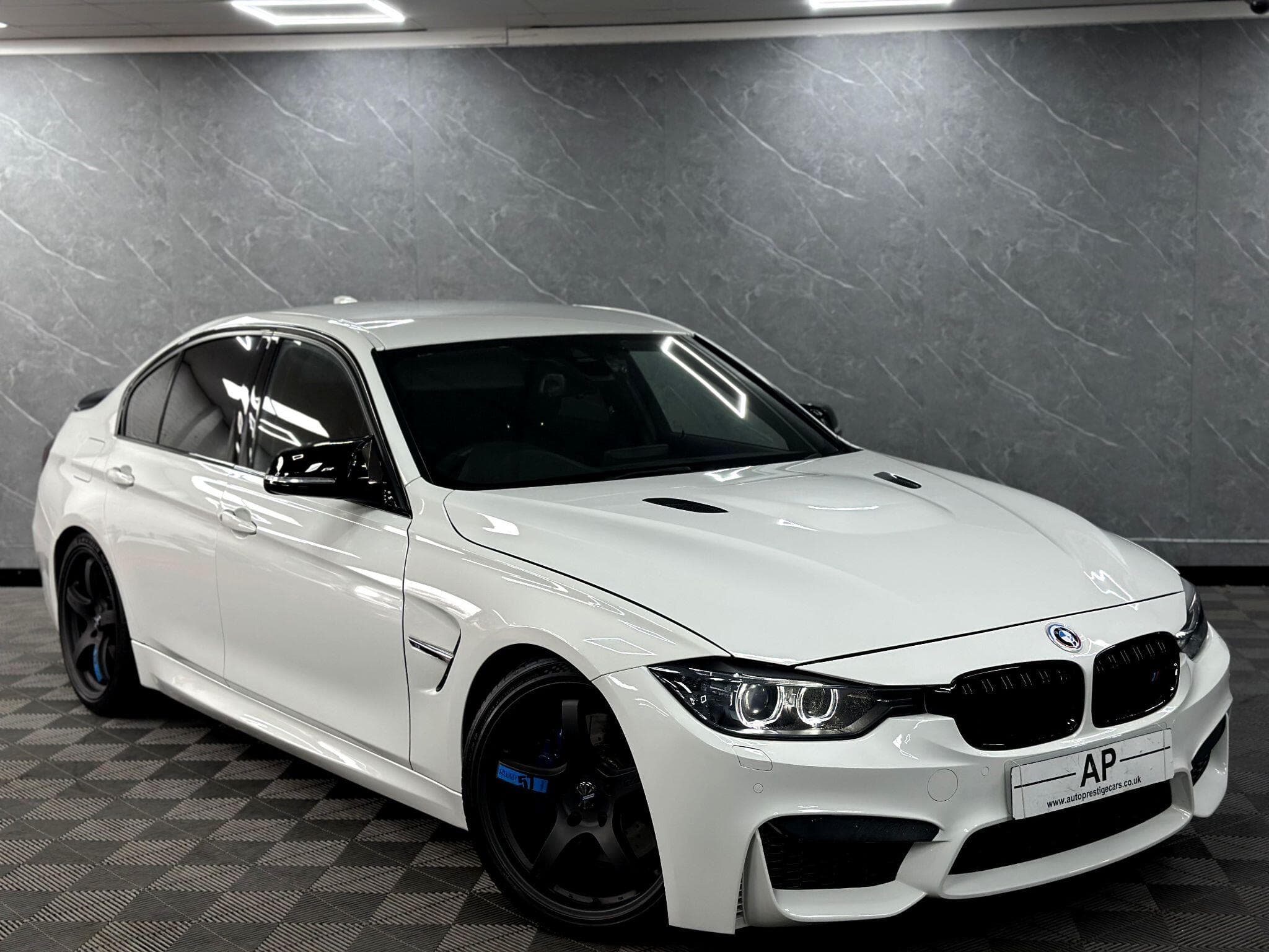 2015 BMW 3 Series - Thumbnail 22