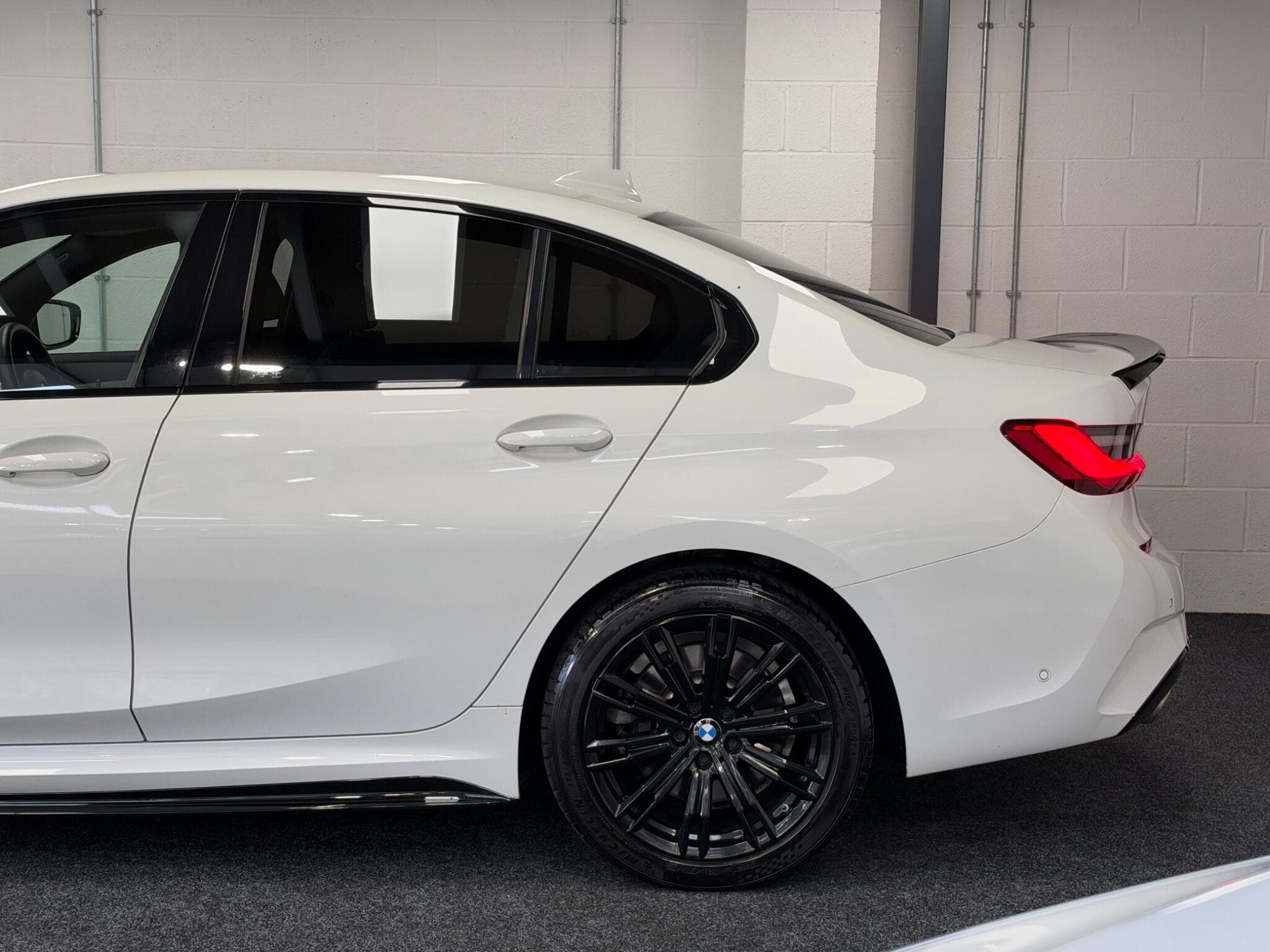 2020 BMW 3 Series - Thumbnail 6