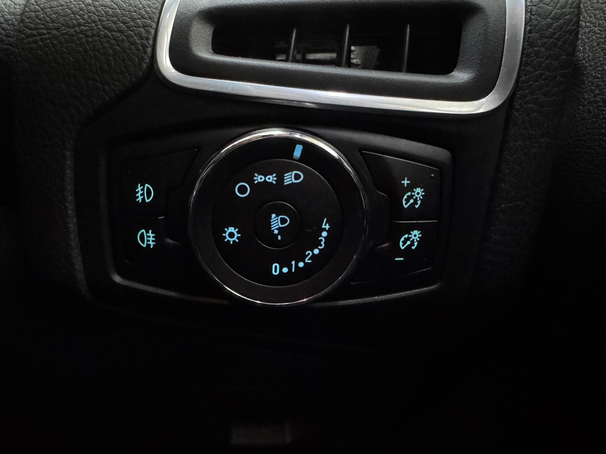 2014 Ford Focus - Thumbnail 21