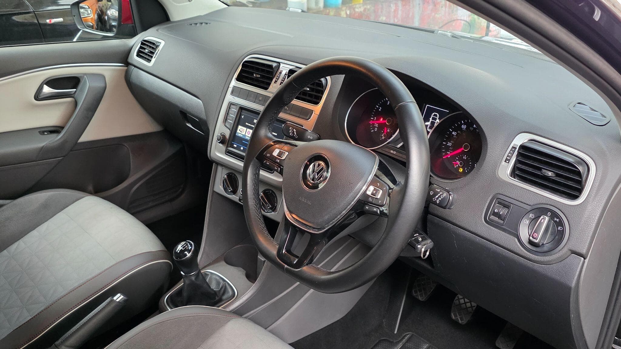 2016 Volkswagen Polo - Thumbnail 10