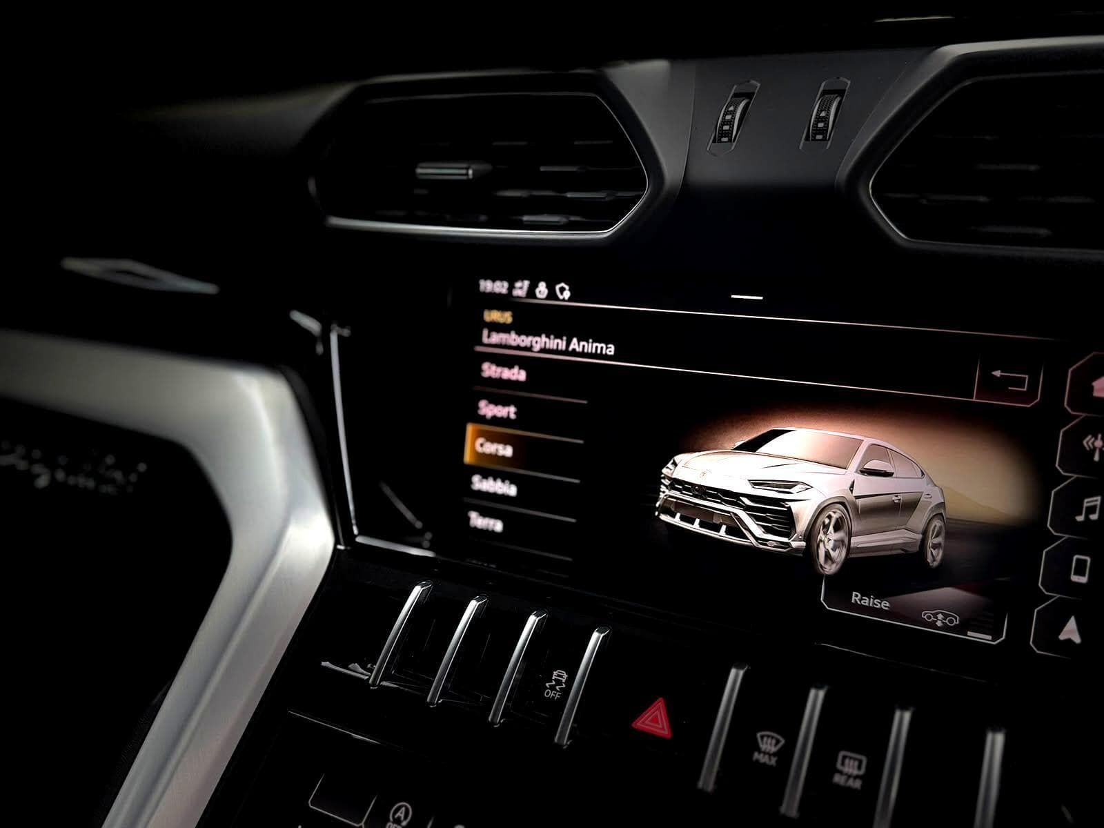2022 Lamborghini Urus - Thumbnail 47