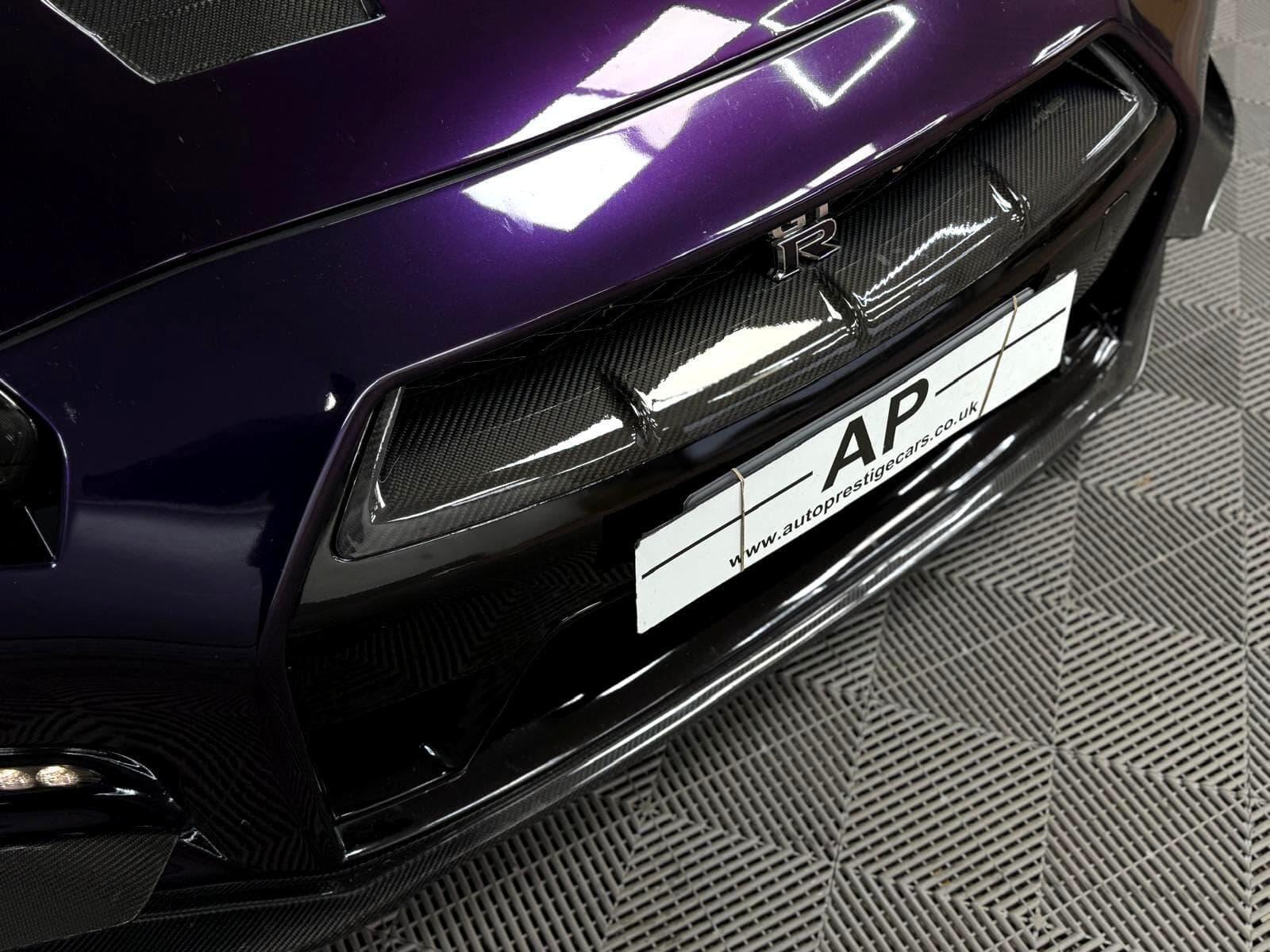 2011 Nissan GT-R - Thumbnail 27