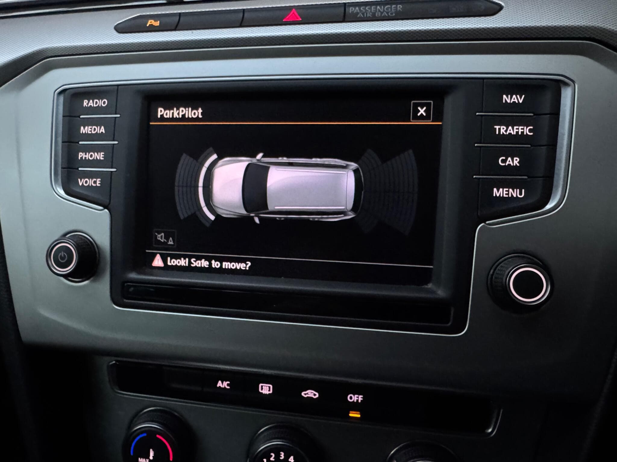 2015 Volkswagen Passat - Thumbnail 15