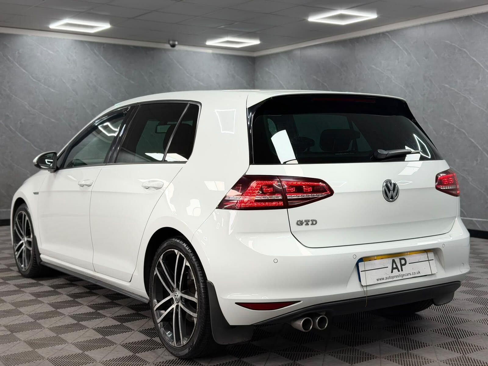 2015 Volkswagen Golf - Thumbnail 28