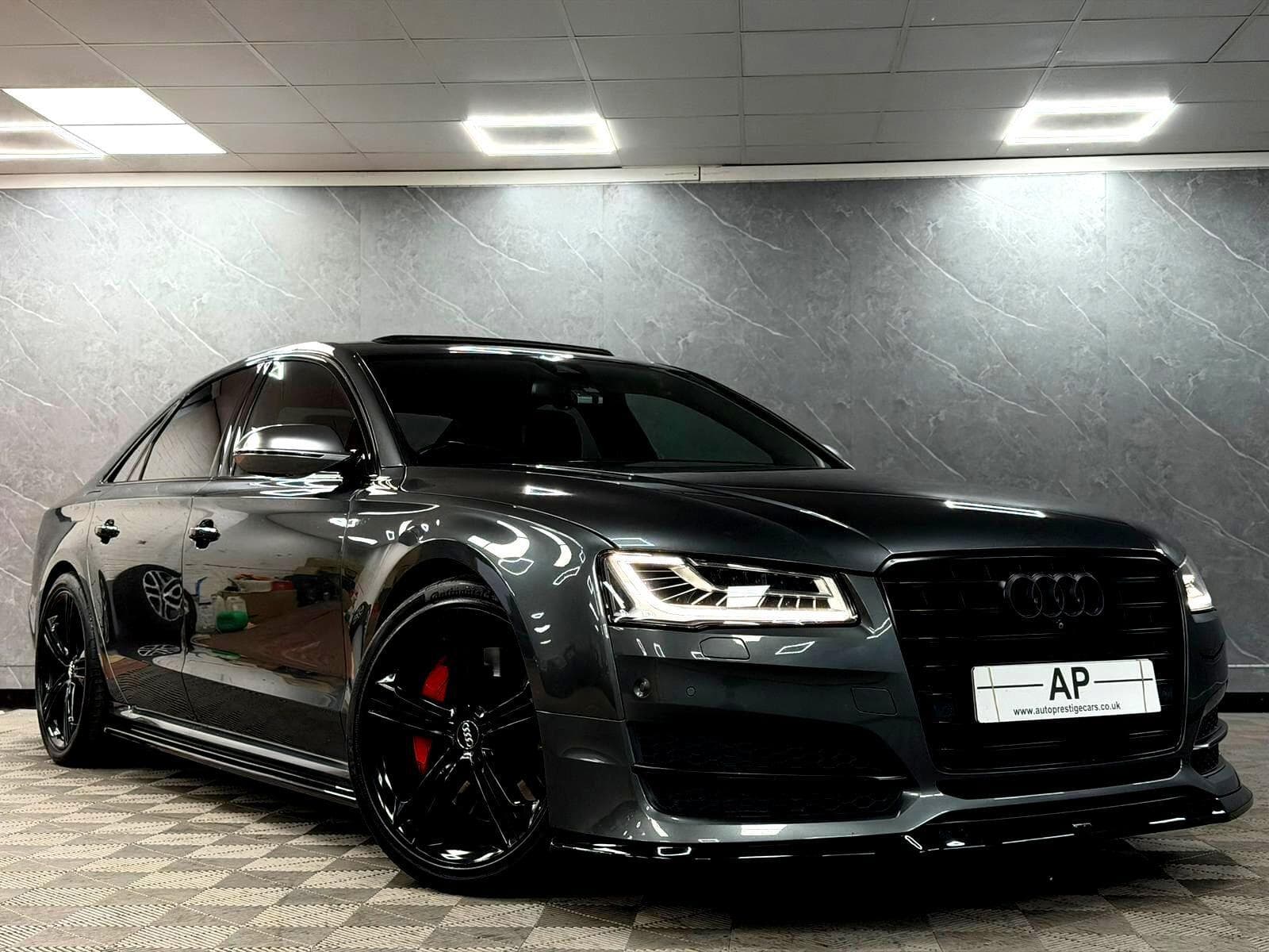 2015 Audi S8 - Thumbnail 4