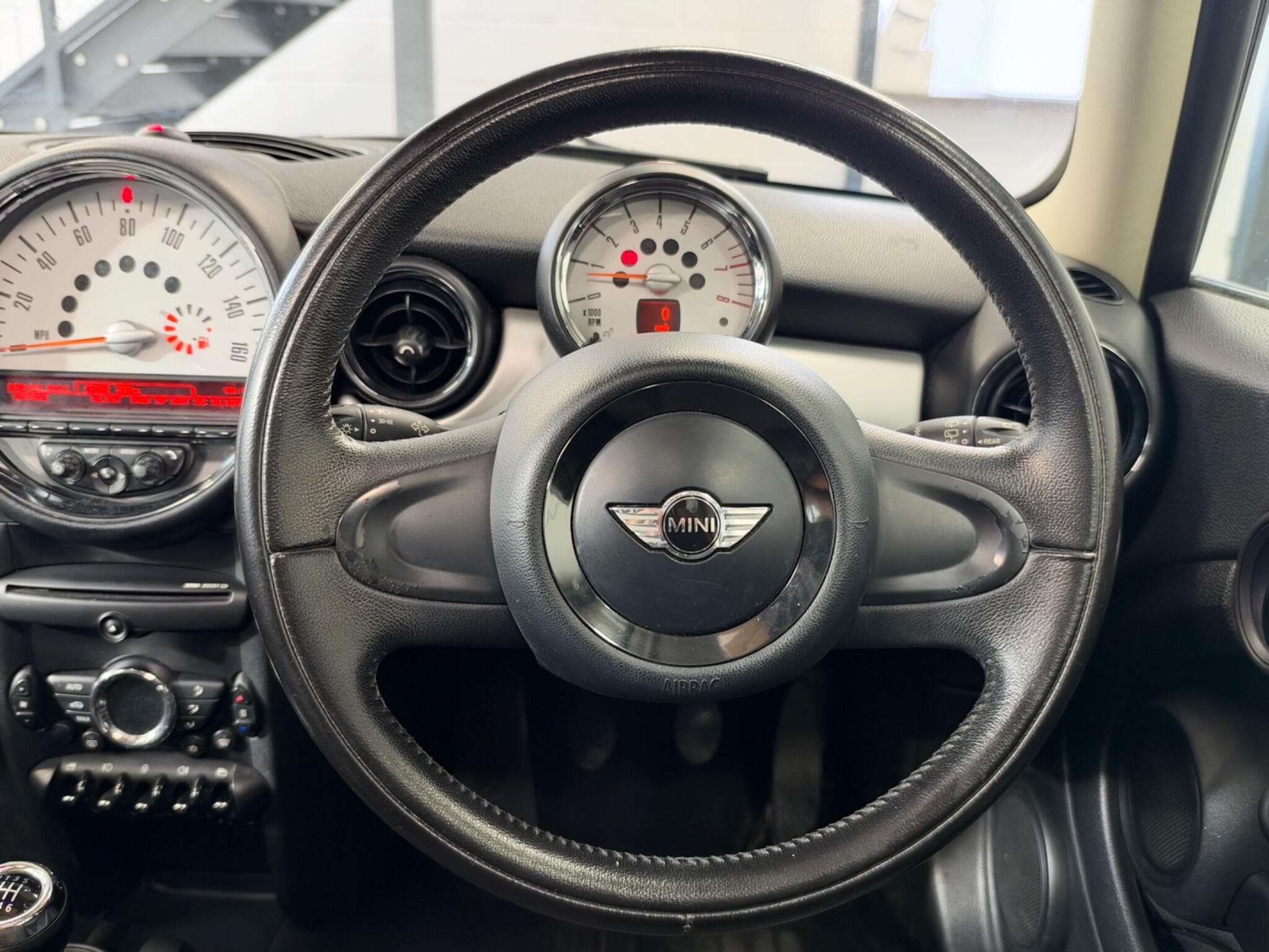 2011 MINI Hatch - Thumbnail 35