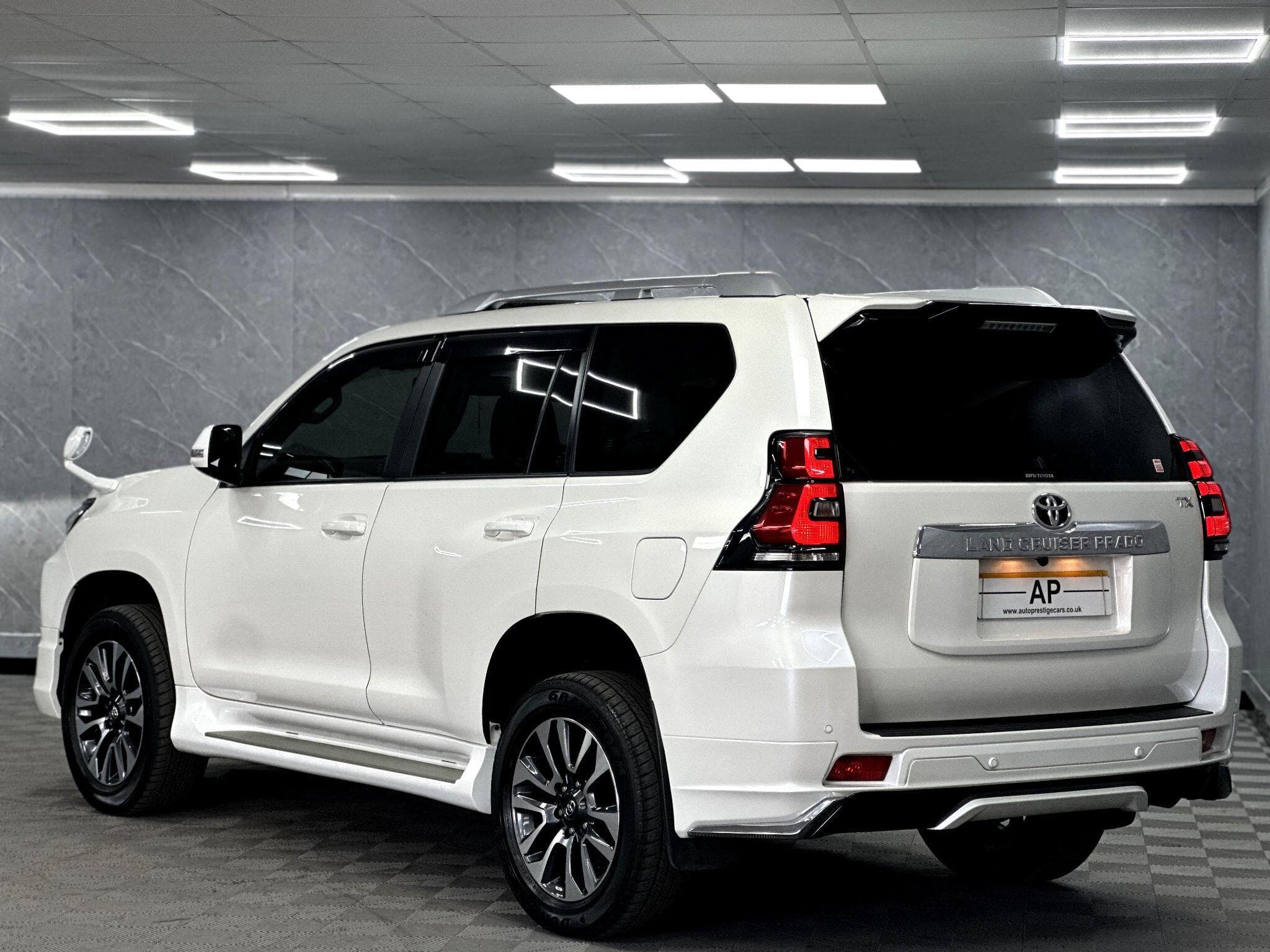 2022 Toyota Land Cruiser - Thumbnail 4