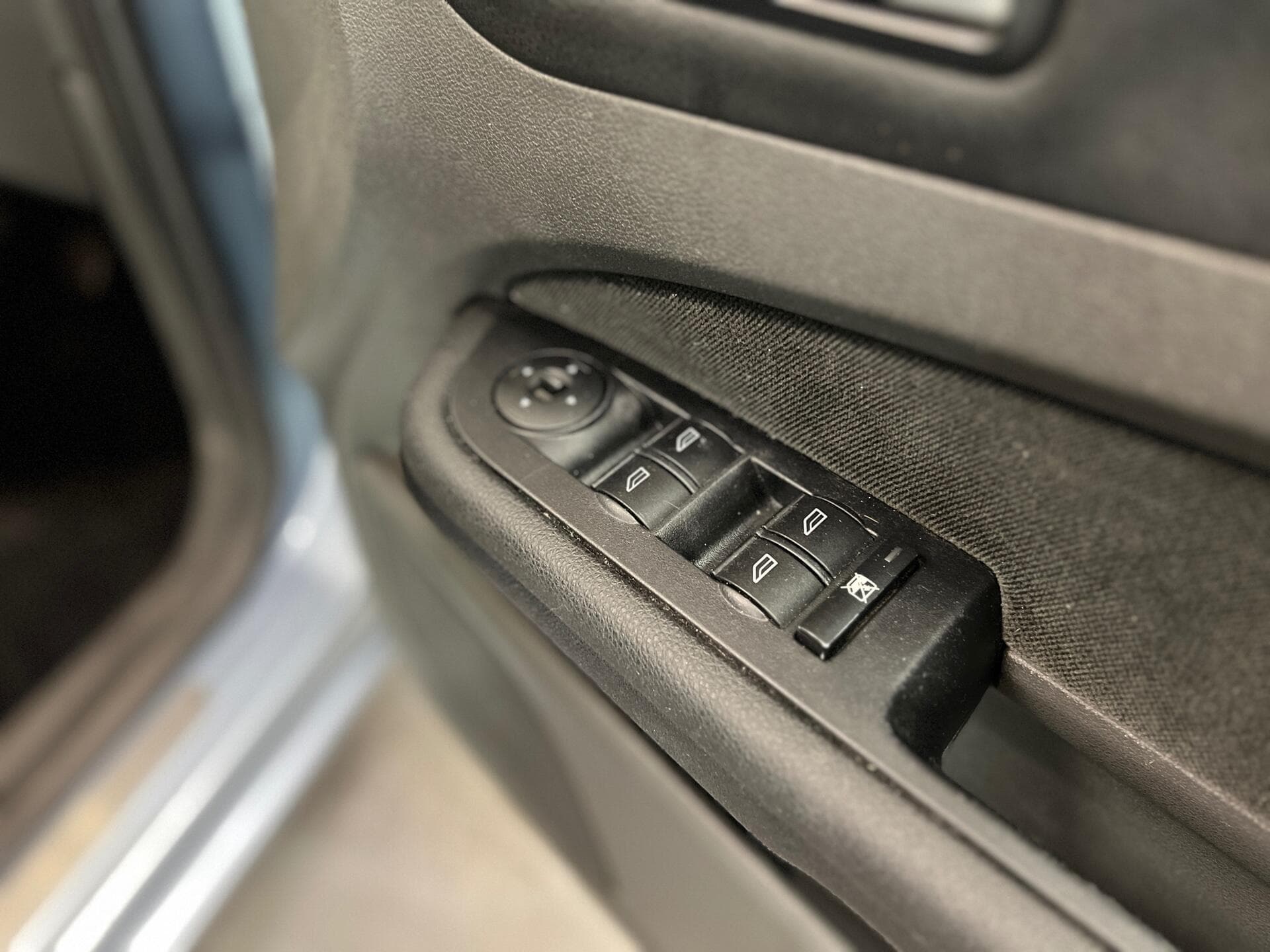 2007 Ford Focus - Thumbnail 19