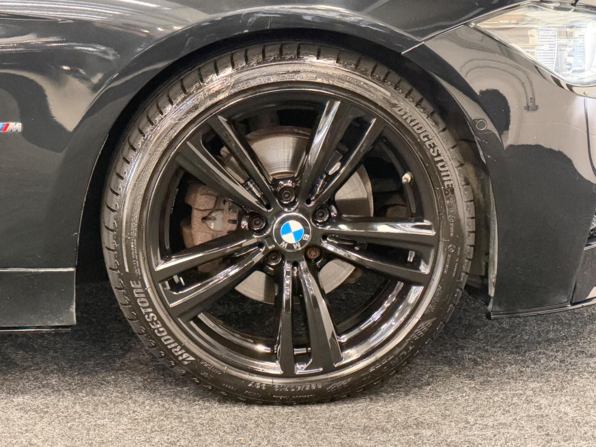 2017 BMW 3 Series - Thumbnail 48