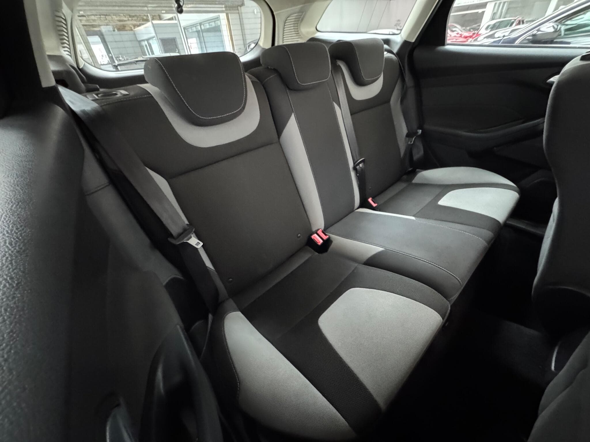 2012 Ford Focus - Thumbnail 12