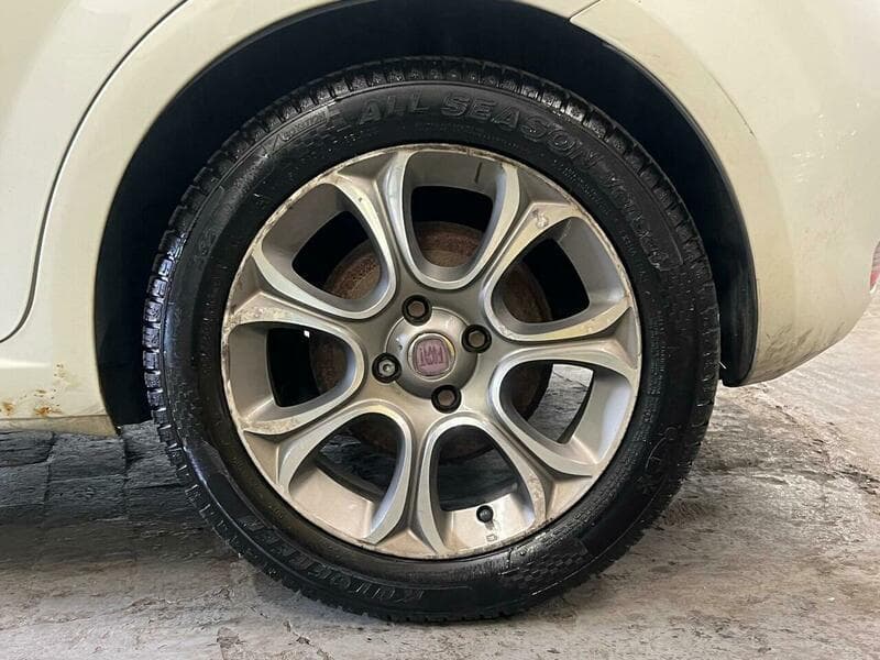 2010 Fiat Punto Evo - Thumbnail 14
