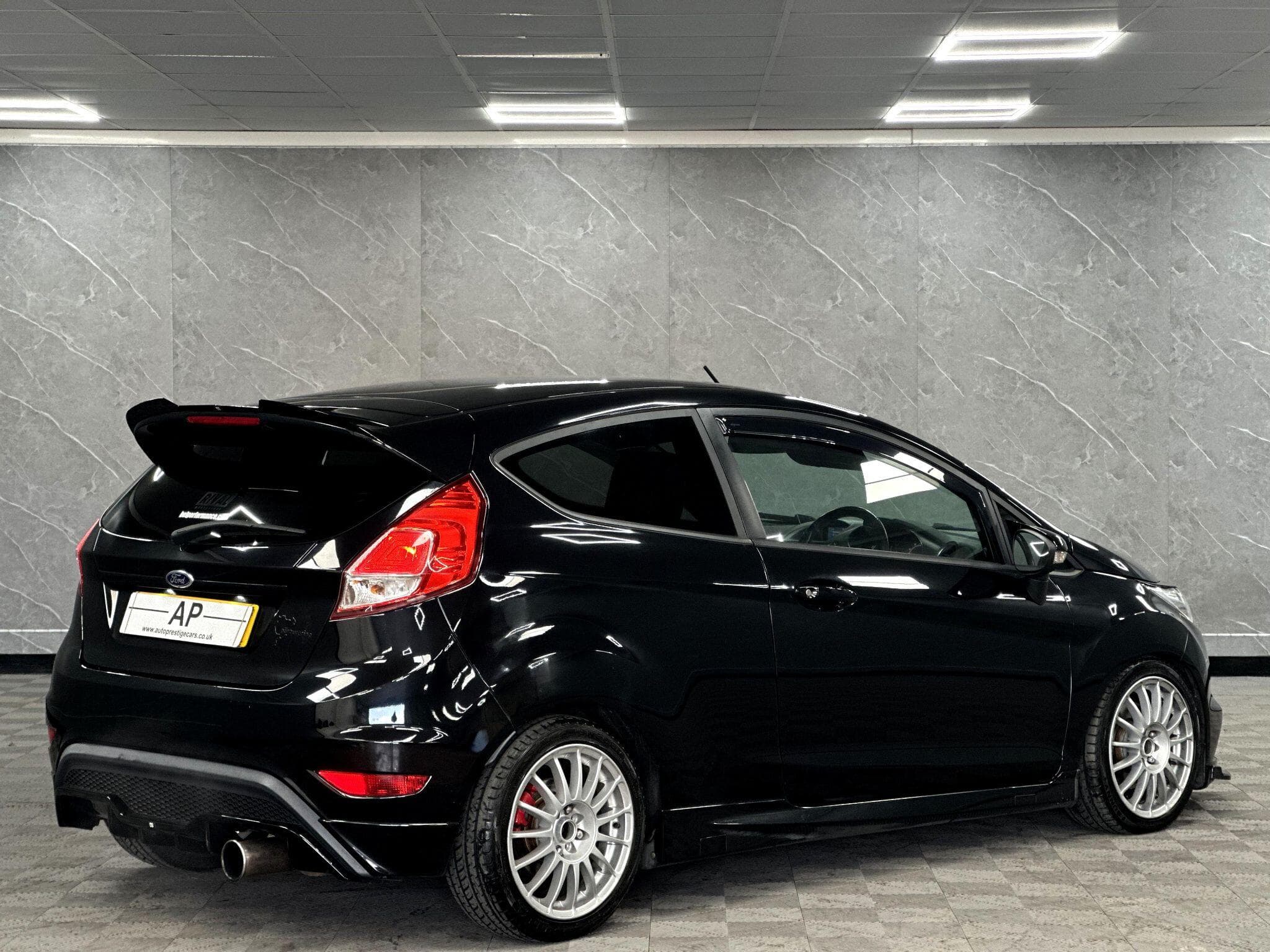 2013 Ford Fiesta - Thumbnail 7