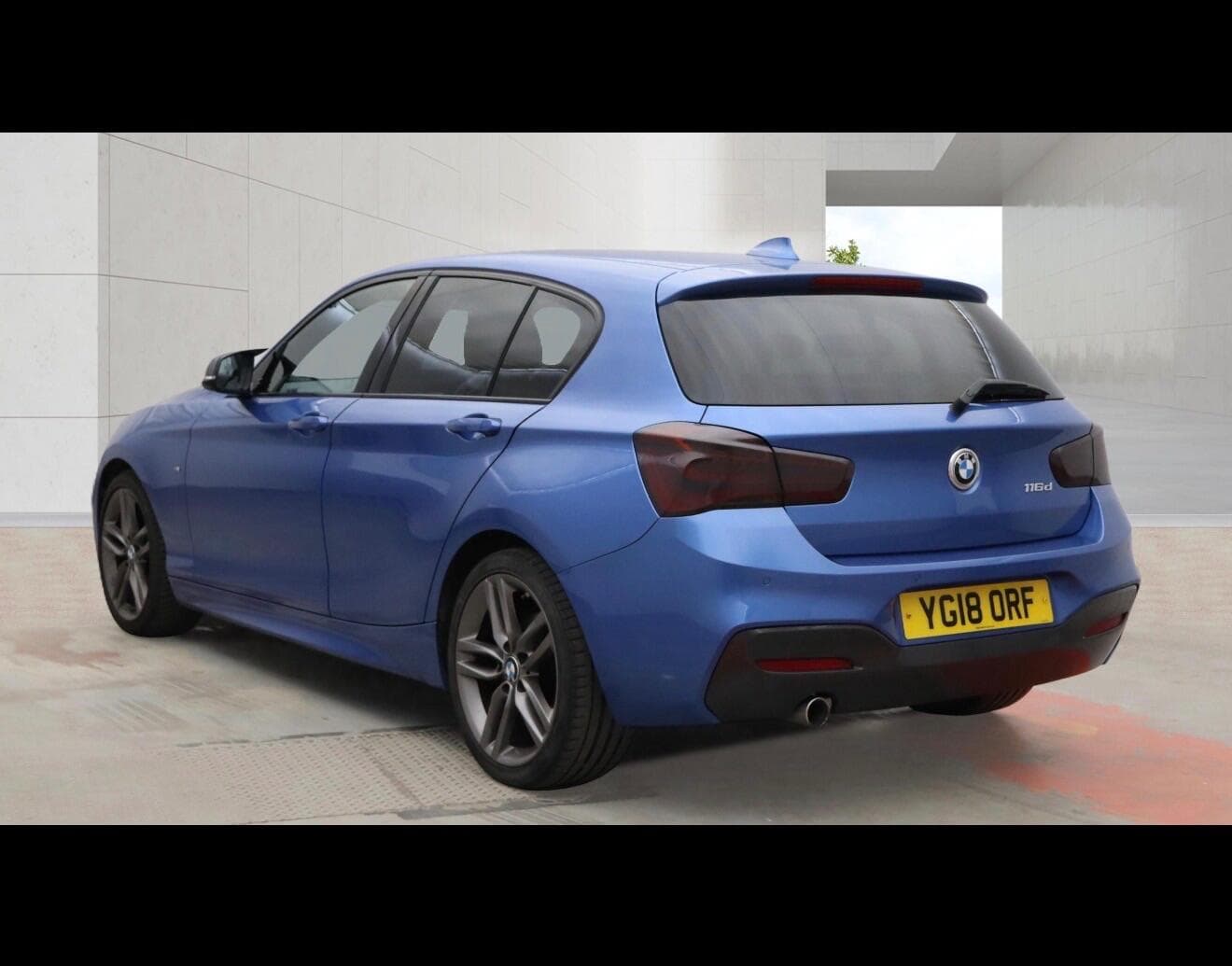 2018 BMW 1 Series - Thumbnail 3