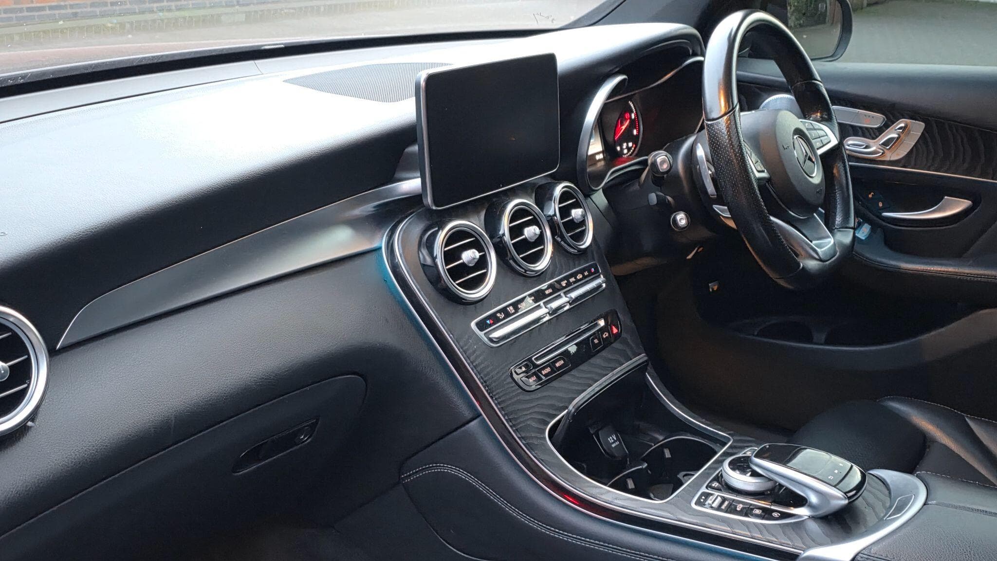 2018 Mercedes-Benz GLC - Thumbnail 16