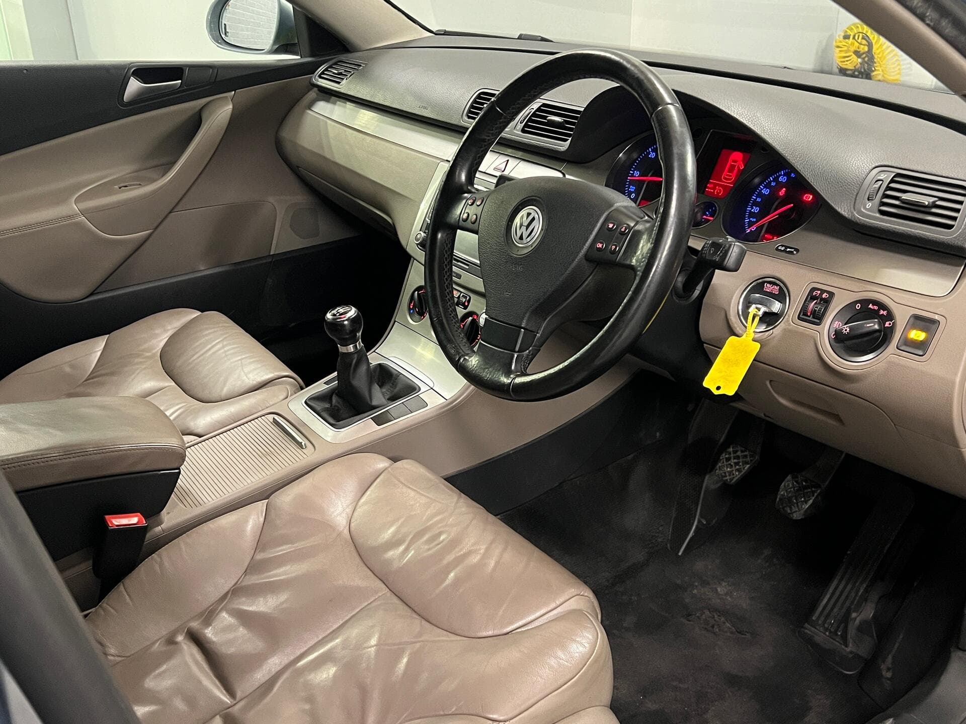 2009 Volkswagen Passat - Thumbnail 17