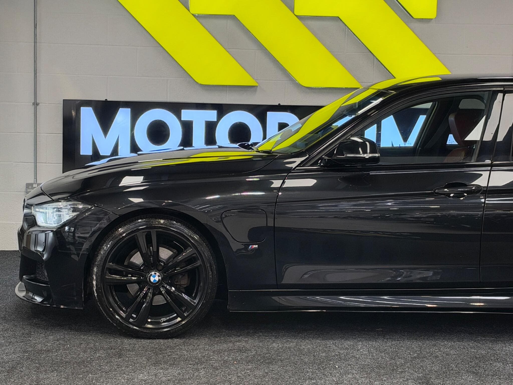 2017 BMW 3 Series - Thumbnail 7