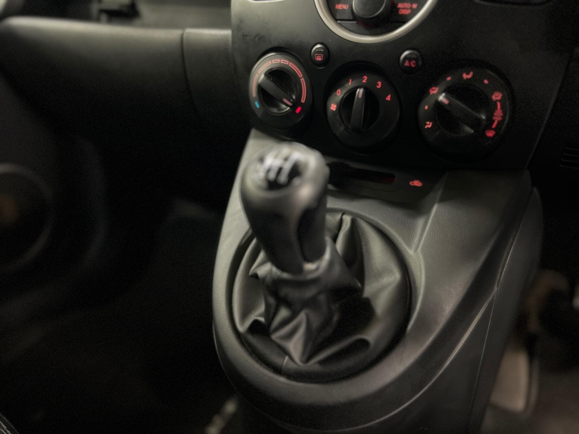 2008 Mazda Mazda2 - Thumbnail 30