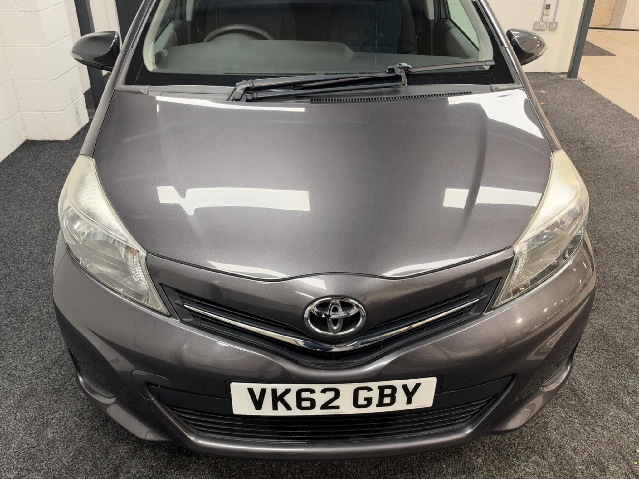 2012 Toyota Yaris - Thumbnail 5