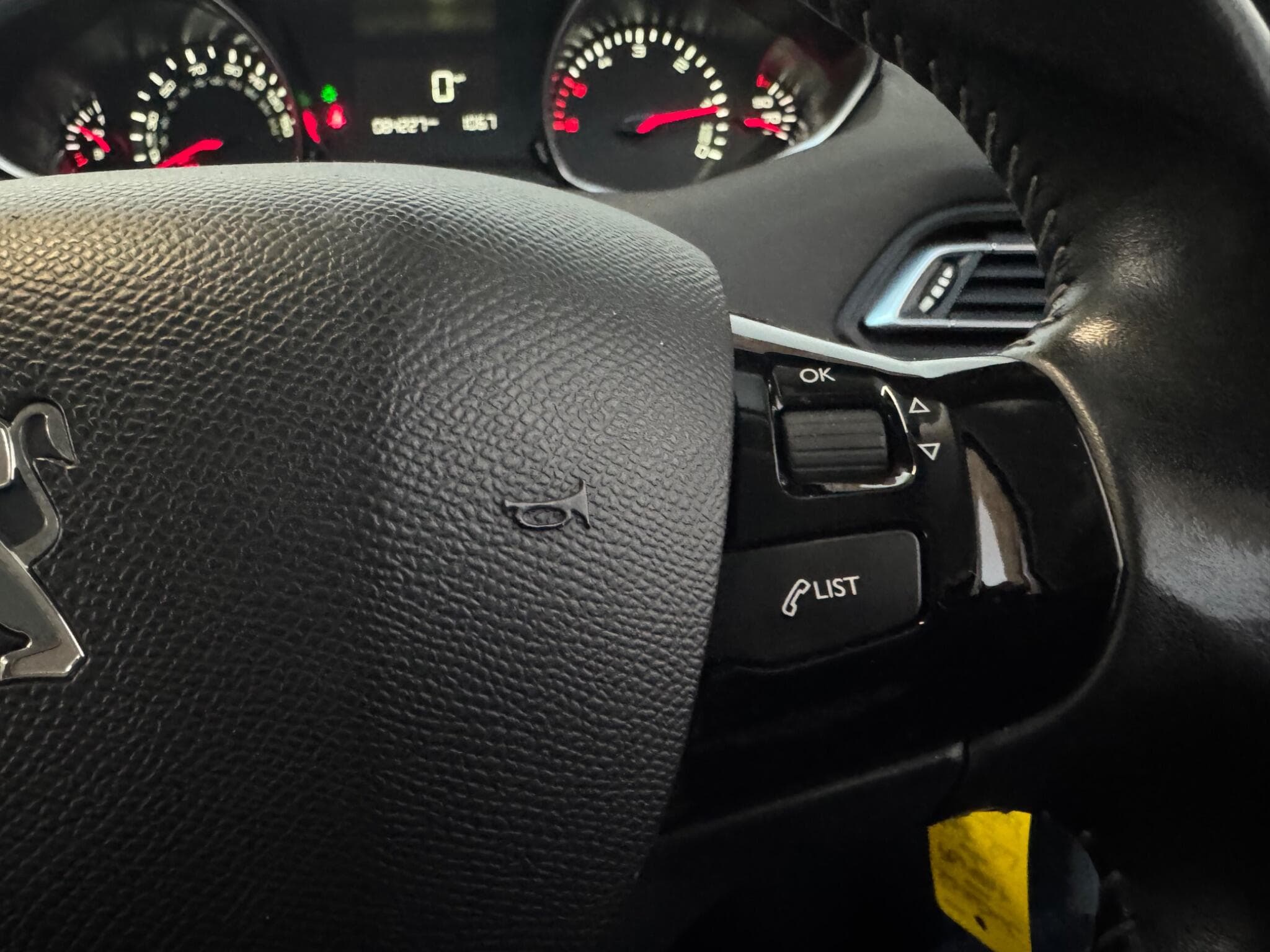 2016 Peugeot 308 SW - Thumbnail 20