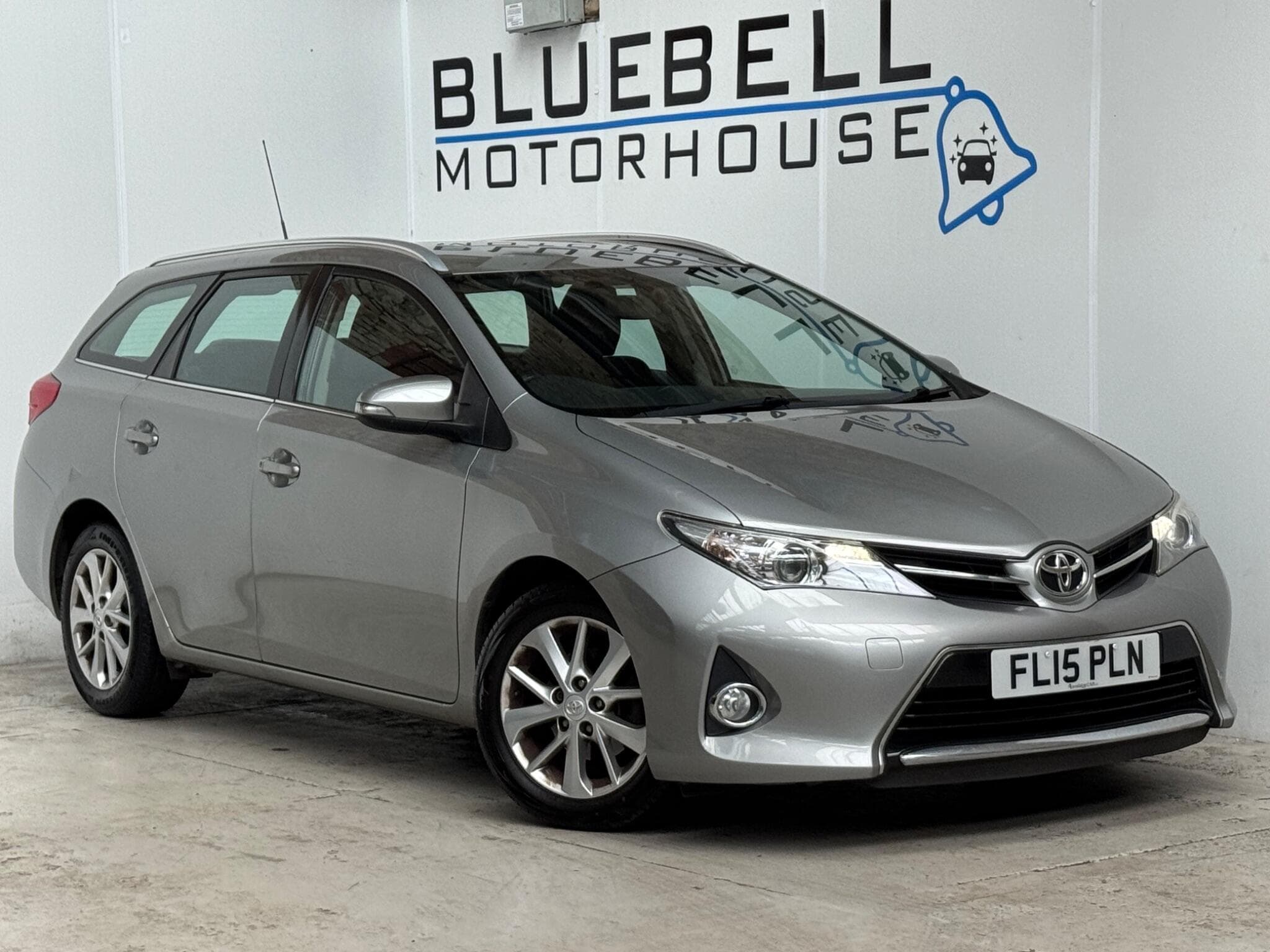 2015 Toyota Auris - Image 1