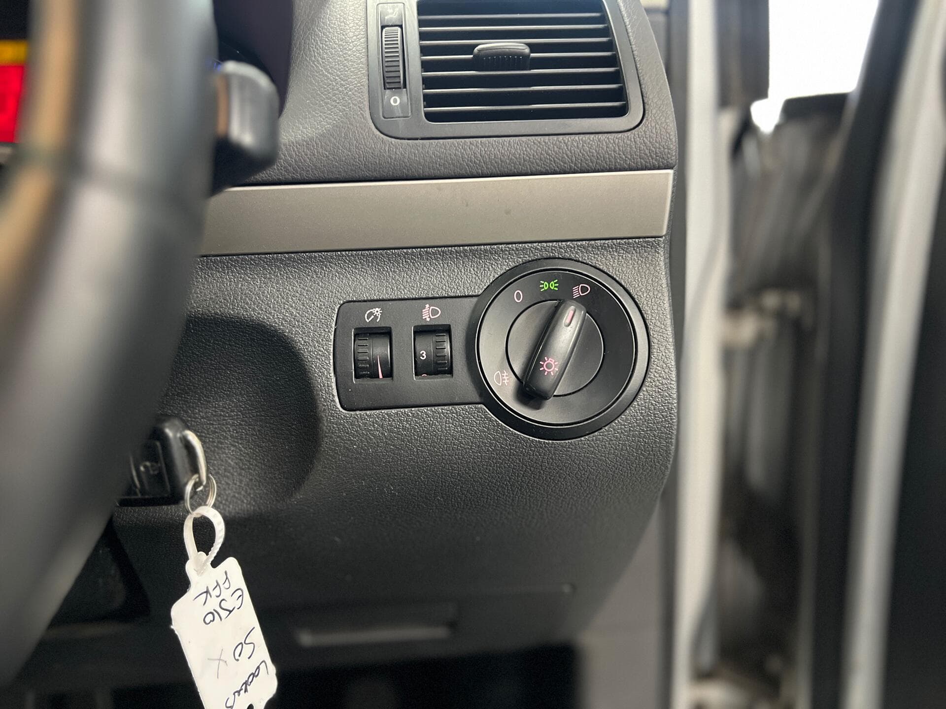 2010 Volkswagen Touran - Thumbnail 22