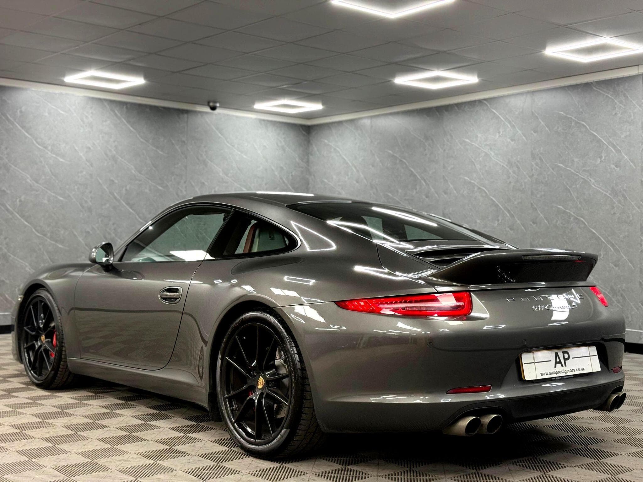2015 Porsche 911 - Thumbnail 16
