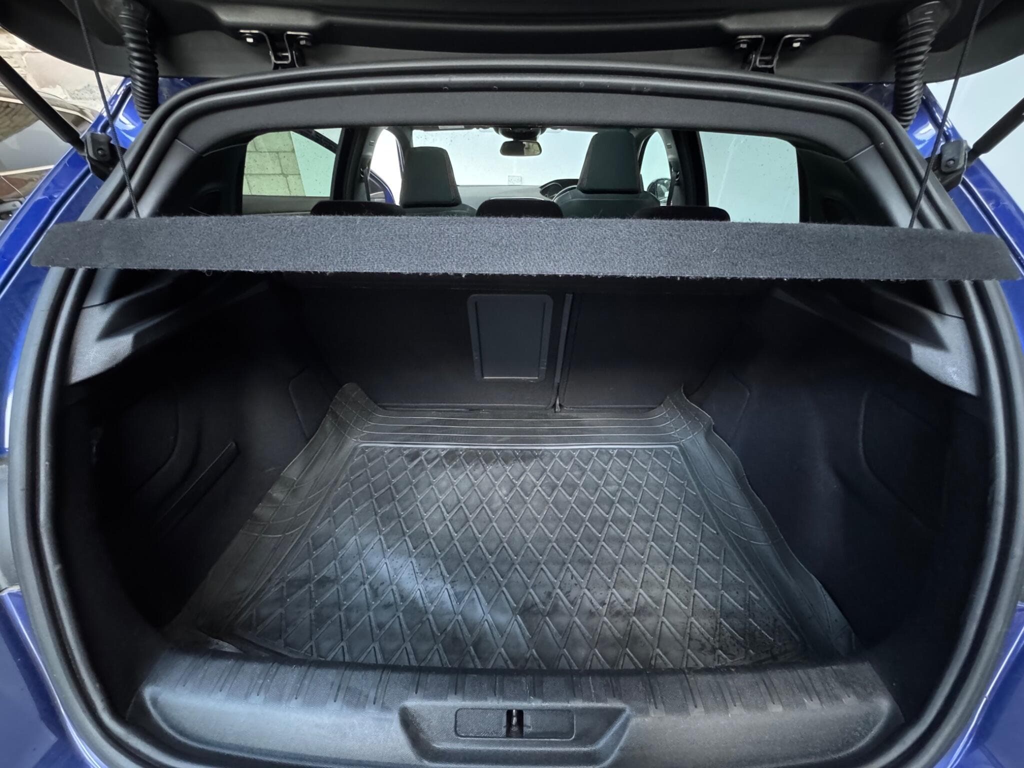 2018 Peugeot 308 - Thumbnail 24
