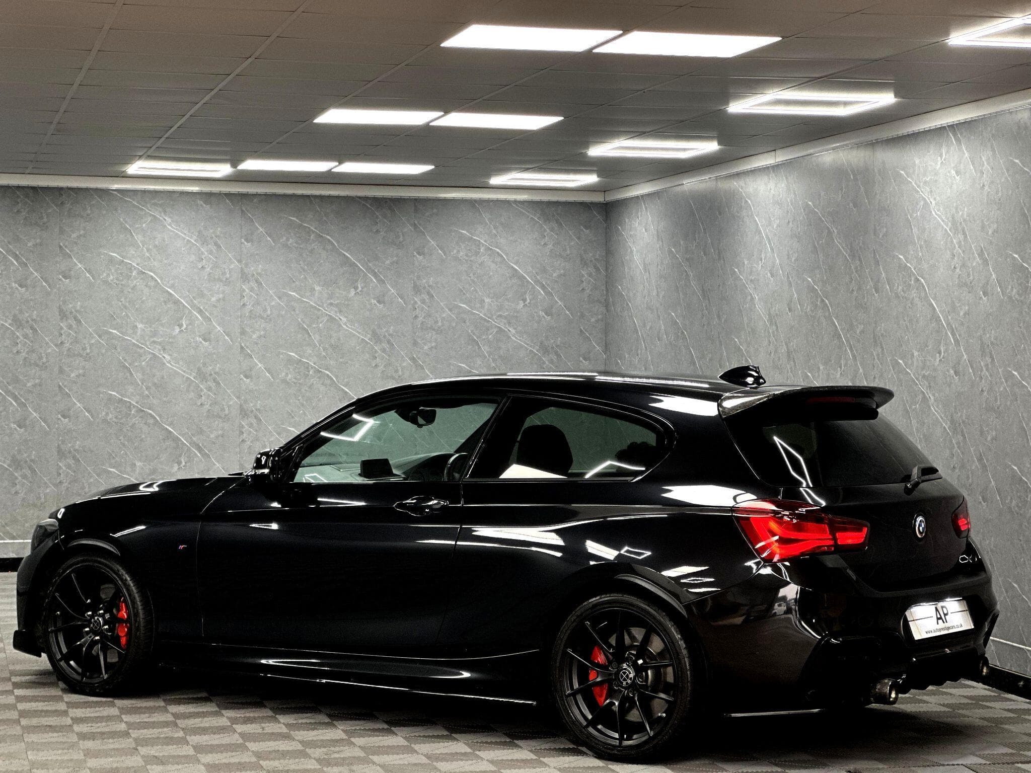 2018 BMW 1 Series - Thumbnail 17