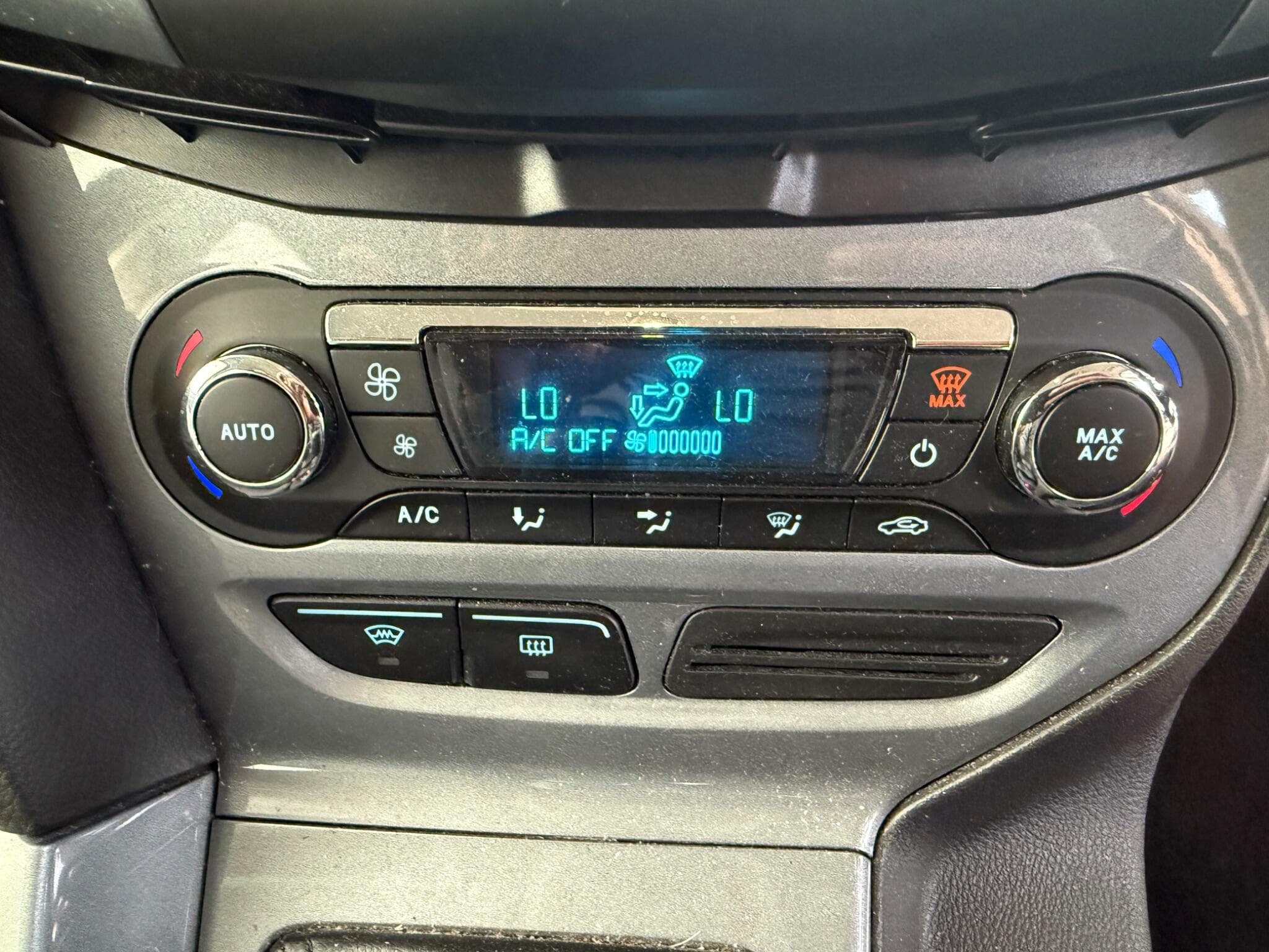 2012 Ford Focus - Thumbnail 30