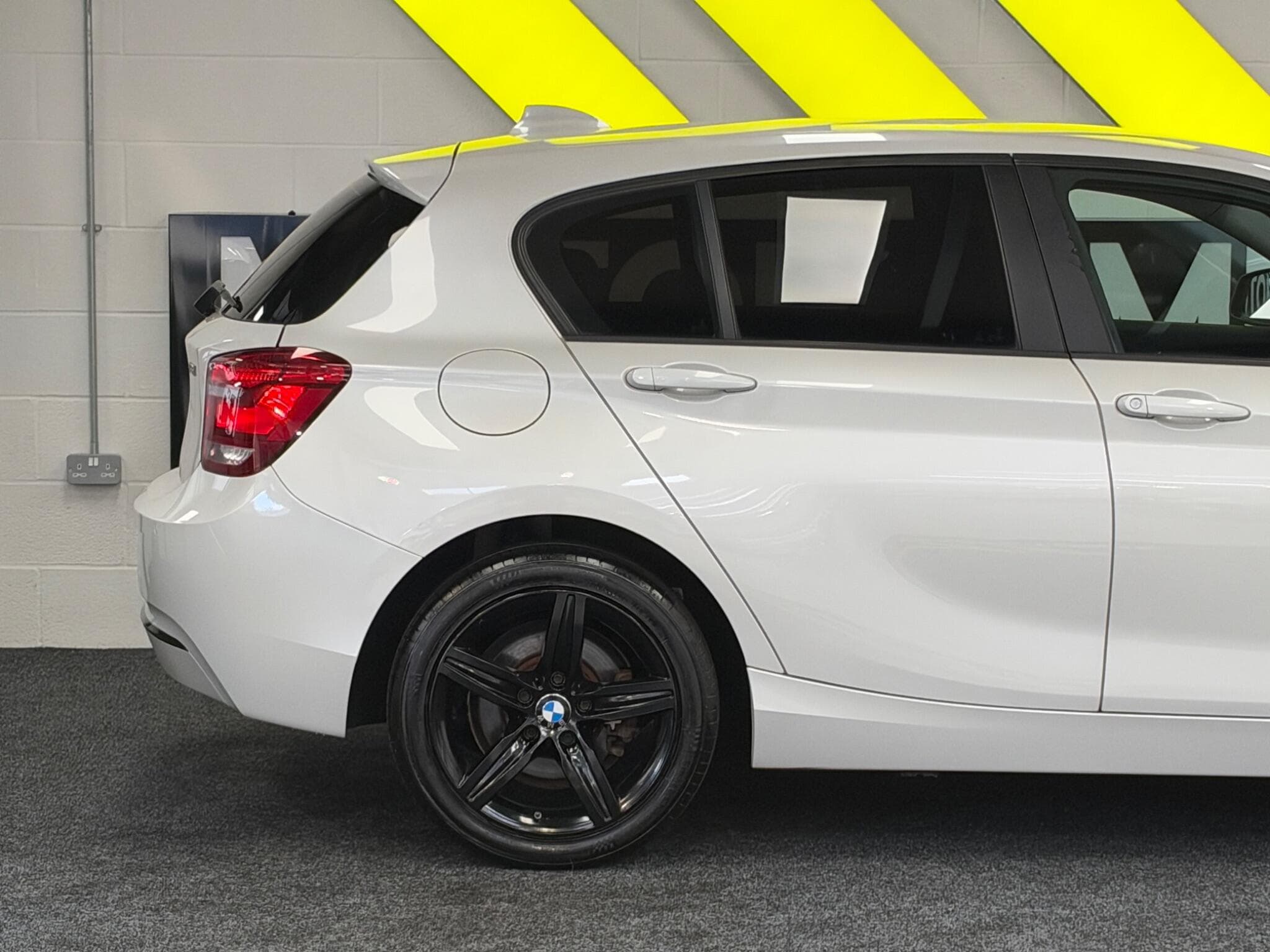 2014 BMW 1 Series - Thumbnail 36
