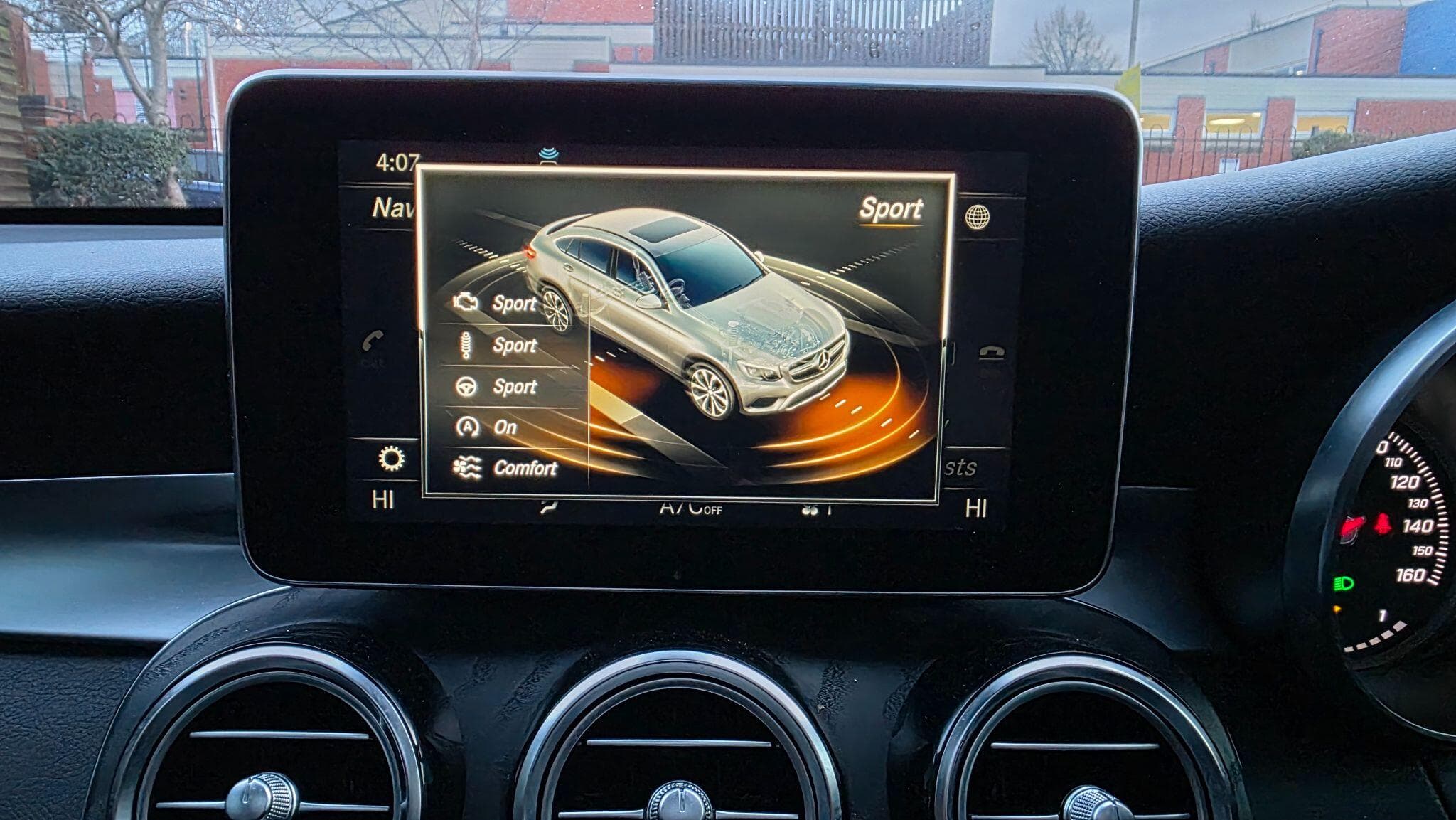 2018 Mercedes-Benz GLC - Thumbnail 25